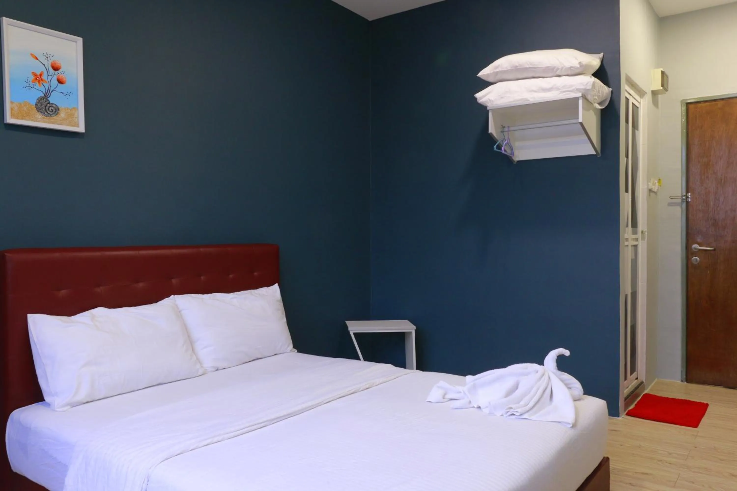 Superior Queen Room in The b'Hotel