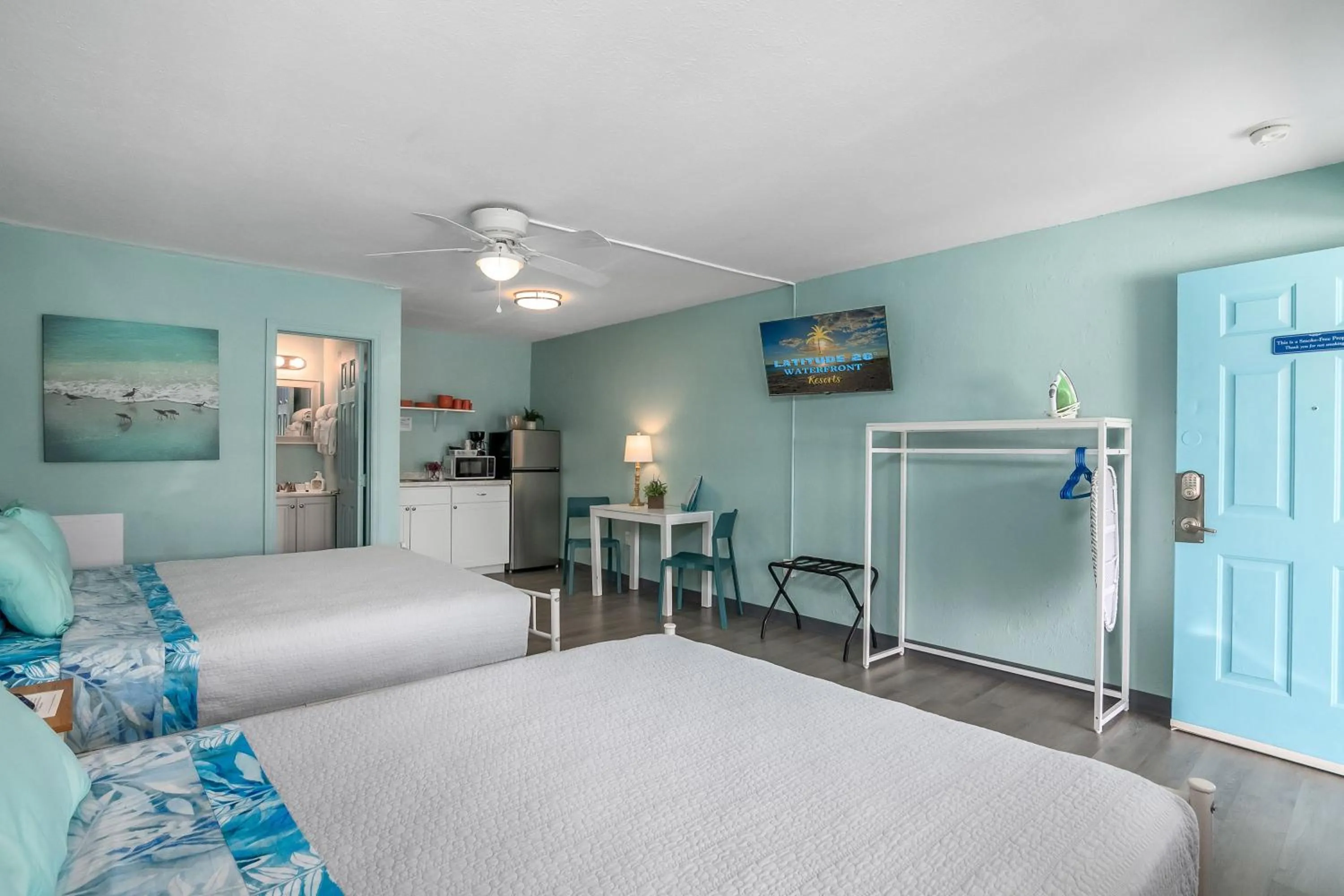 Deluxe Queen Studio  in Latitude 26 Waterfront Boutique Resort - Fort Myers Beach
