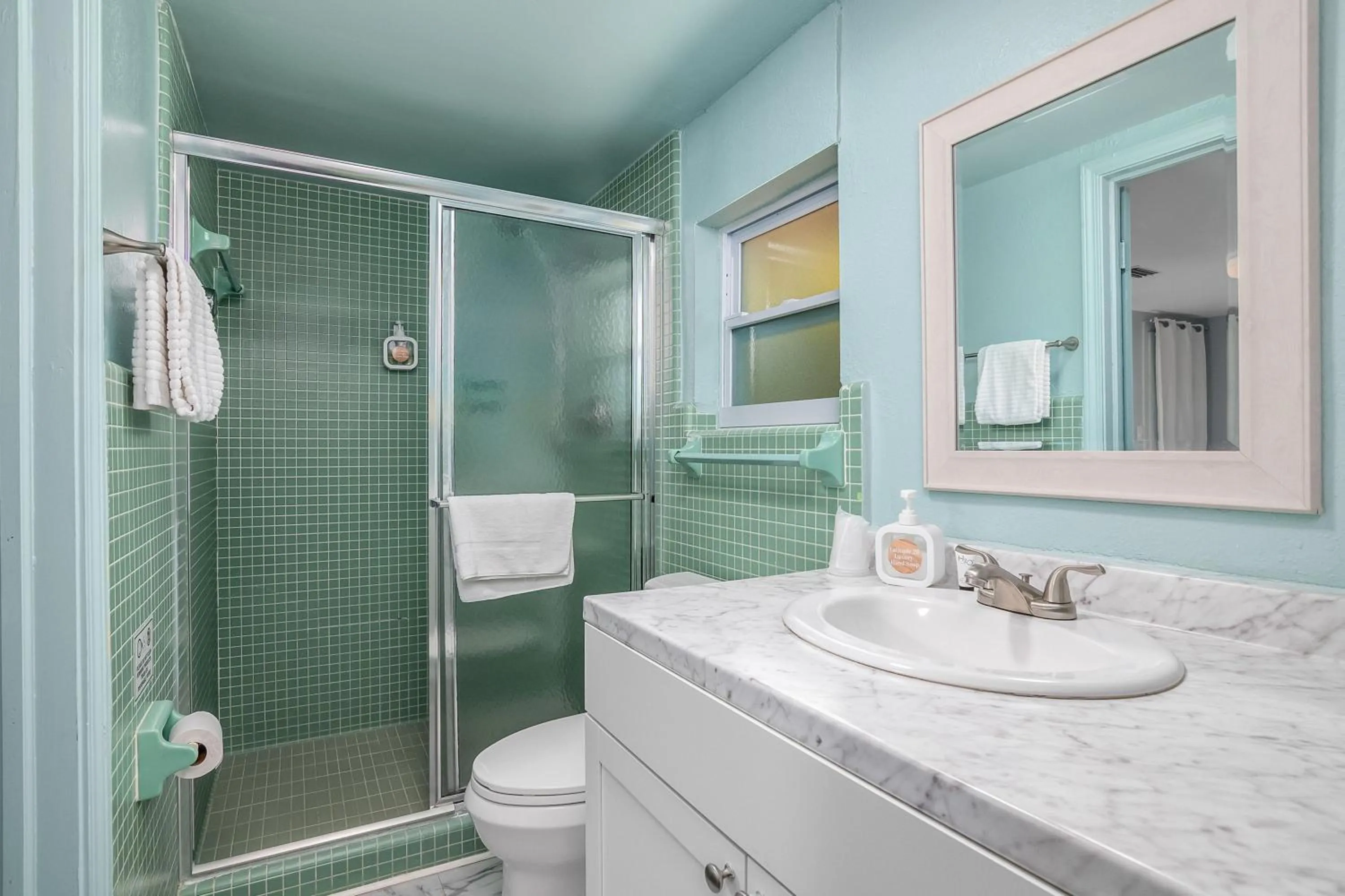 Deluxe Studio - King Bed in Latitude 26 Waterfront Boutique Resort - Fort Myers Beach