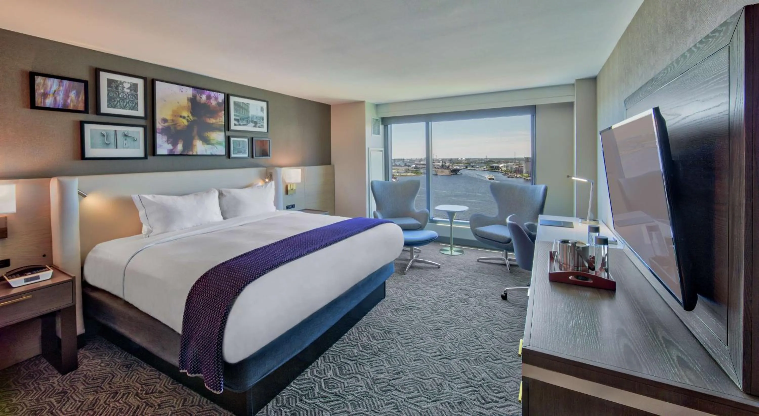 Executive King Room with River View in Hilton Norfolk The Main