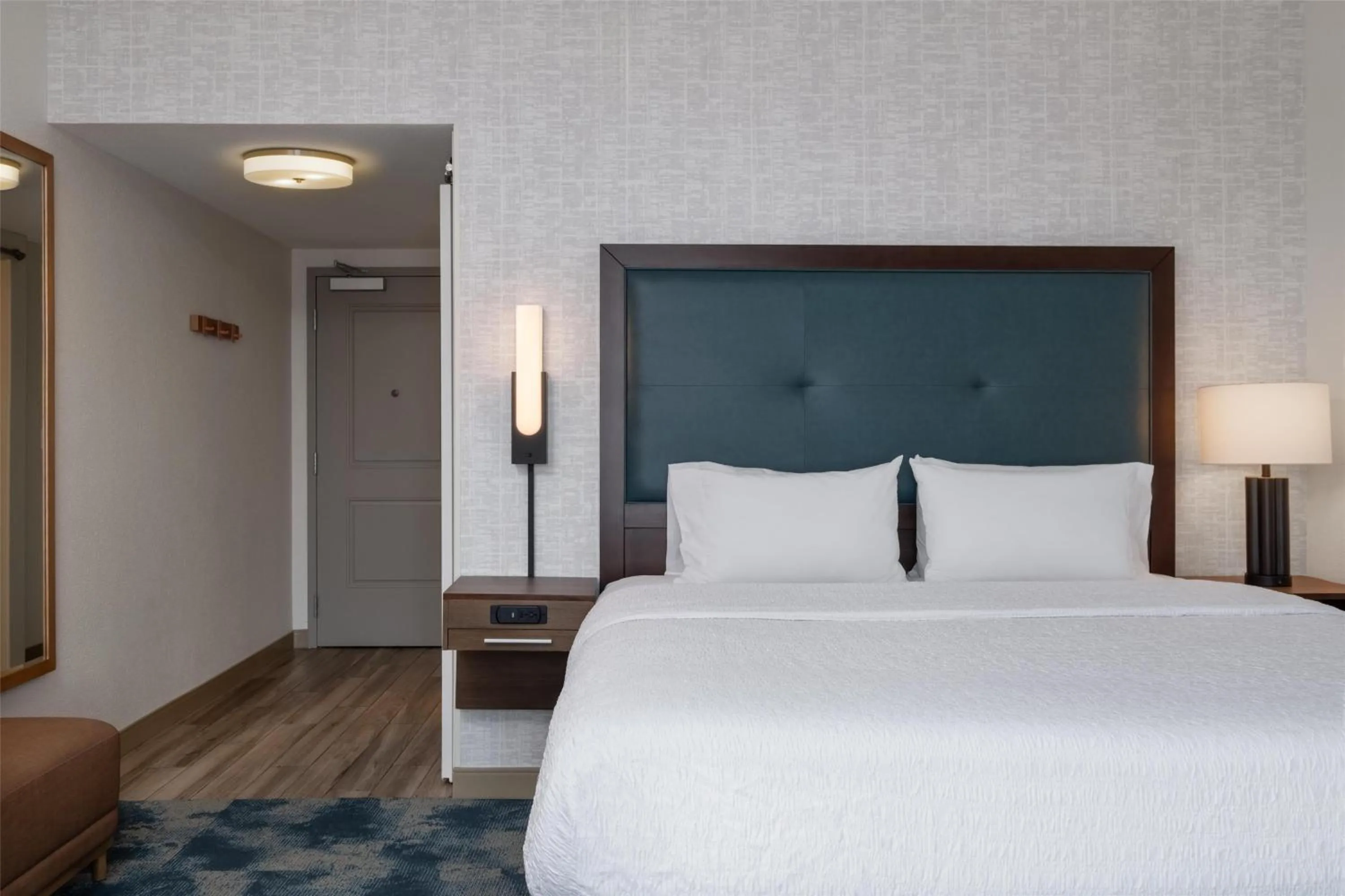 King Room - Non-Smoking in Hampton Inn by Hilton Turlock