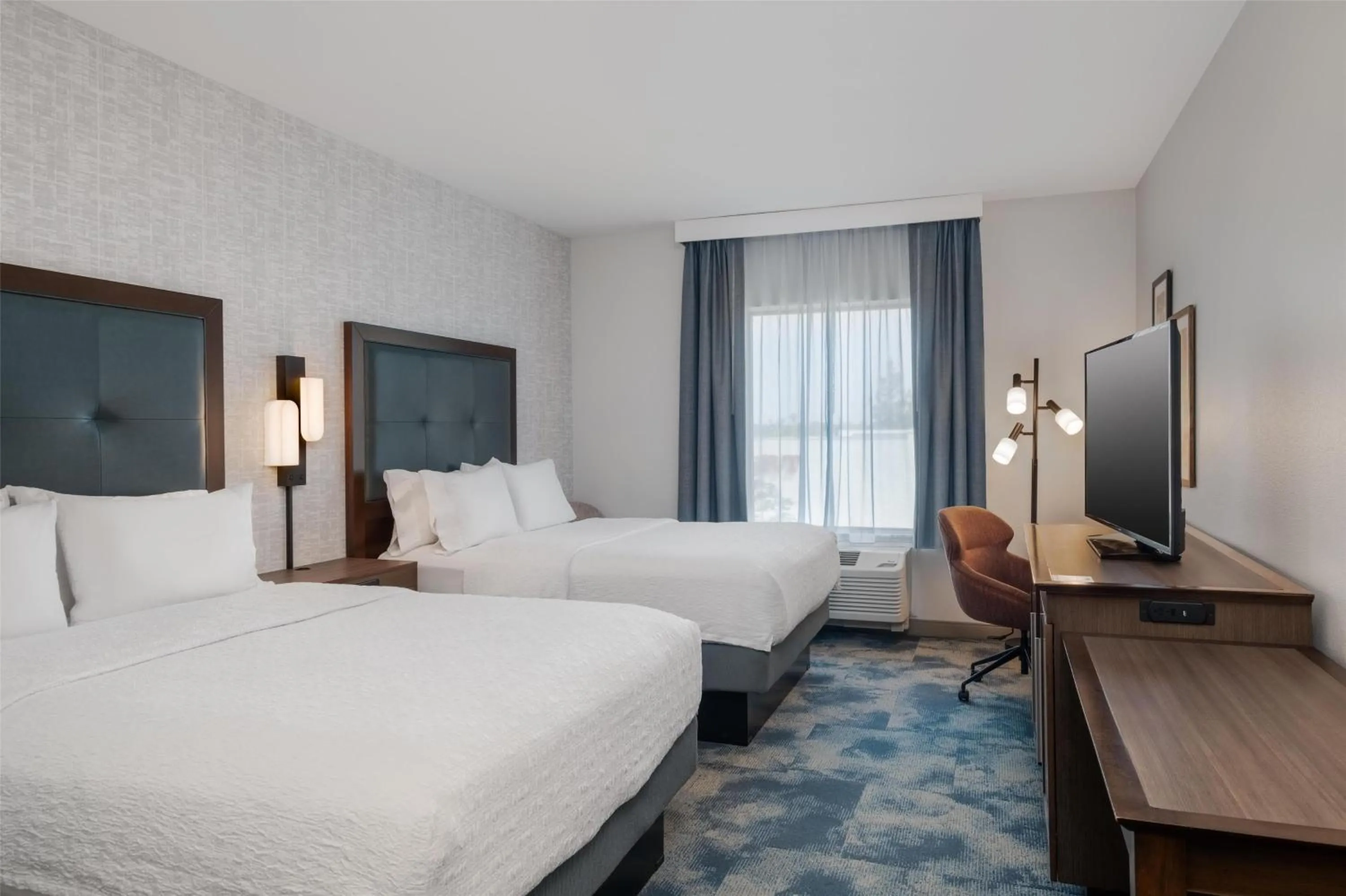 Queen Room with Two Queen Beds - Non-Smoking in Hampton Inn by Hilton Turlock