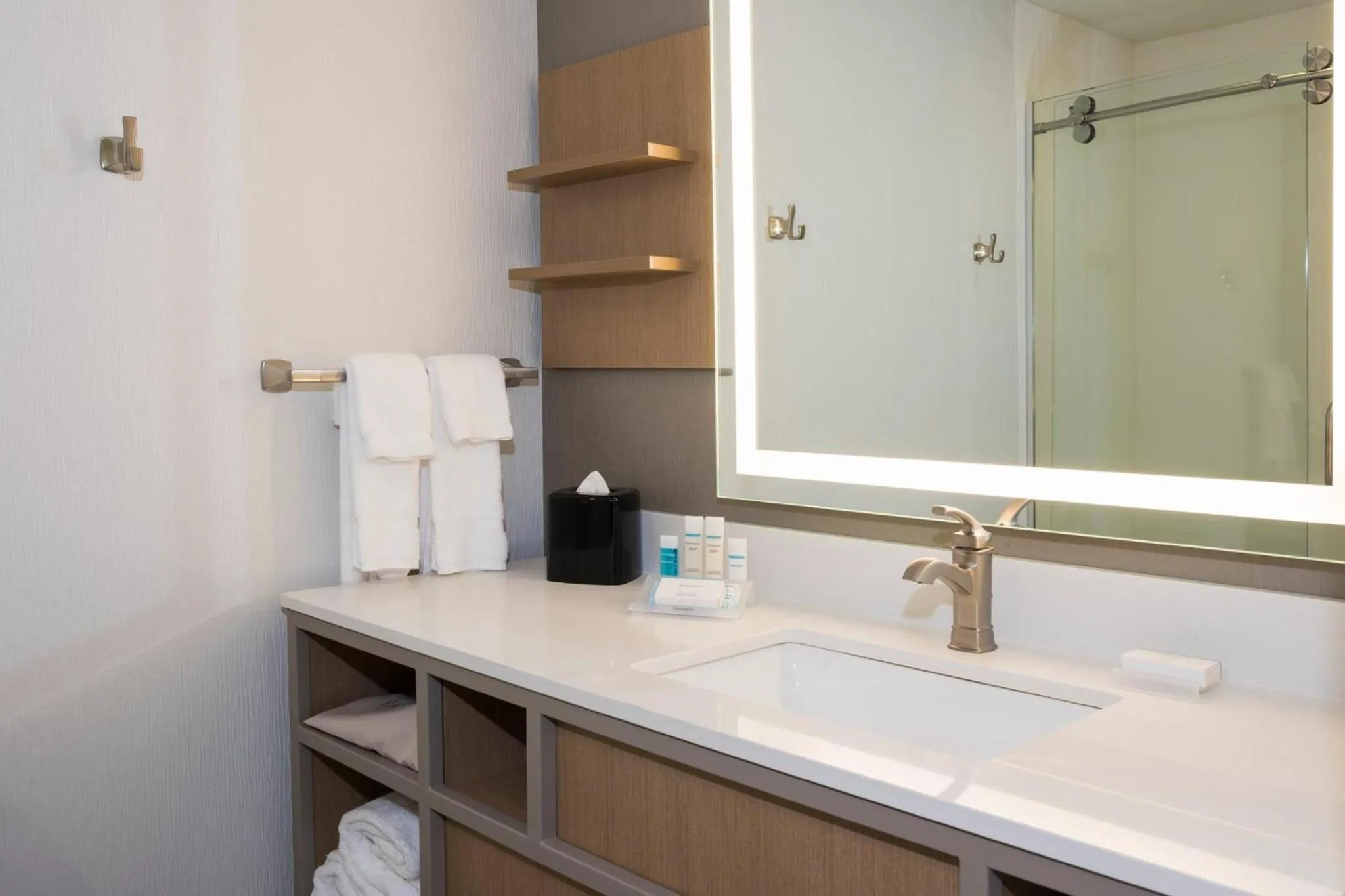 Premium Queen Room with Two Queen Beds in Hilton Garden Inn Grand Rapids East