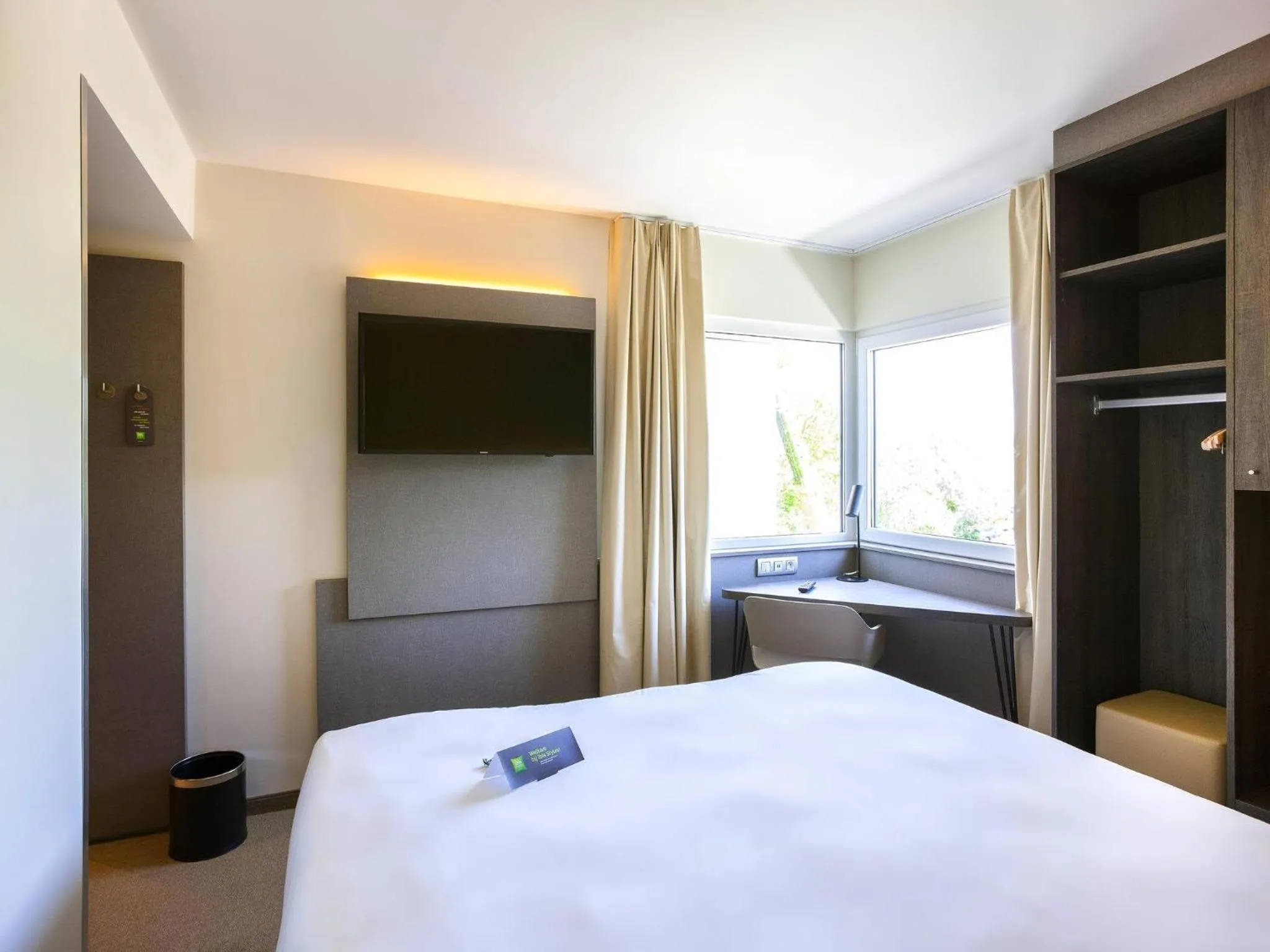 Standard Double Room in ibis Styles Kortrijk Expo