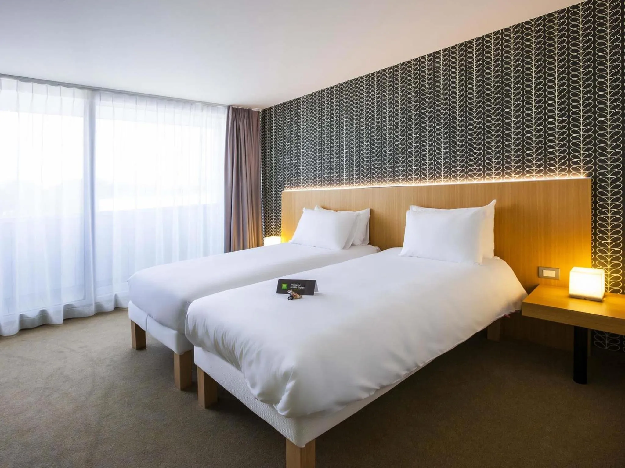 Superior Room with two single beds in ibis Styles Kortrijk Expo
