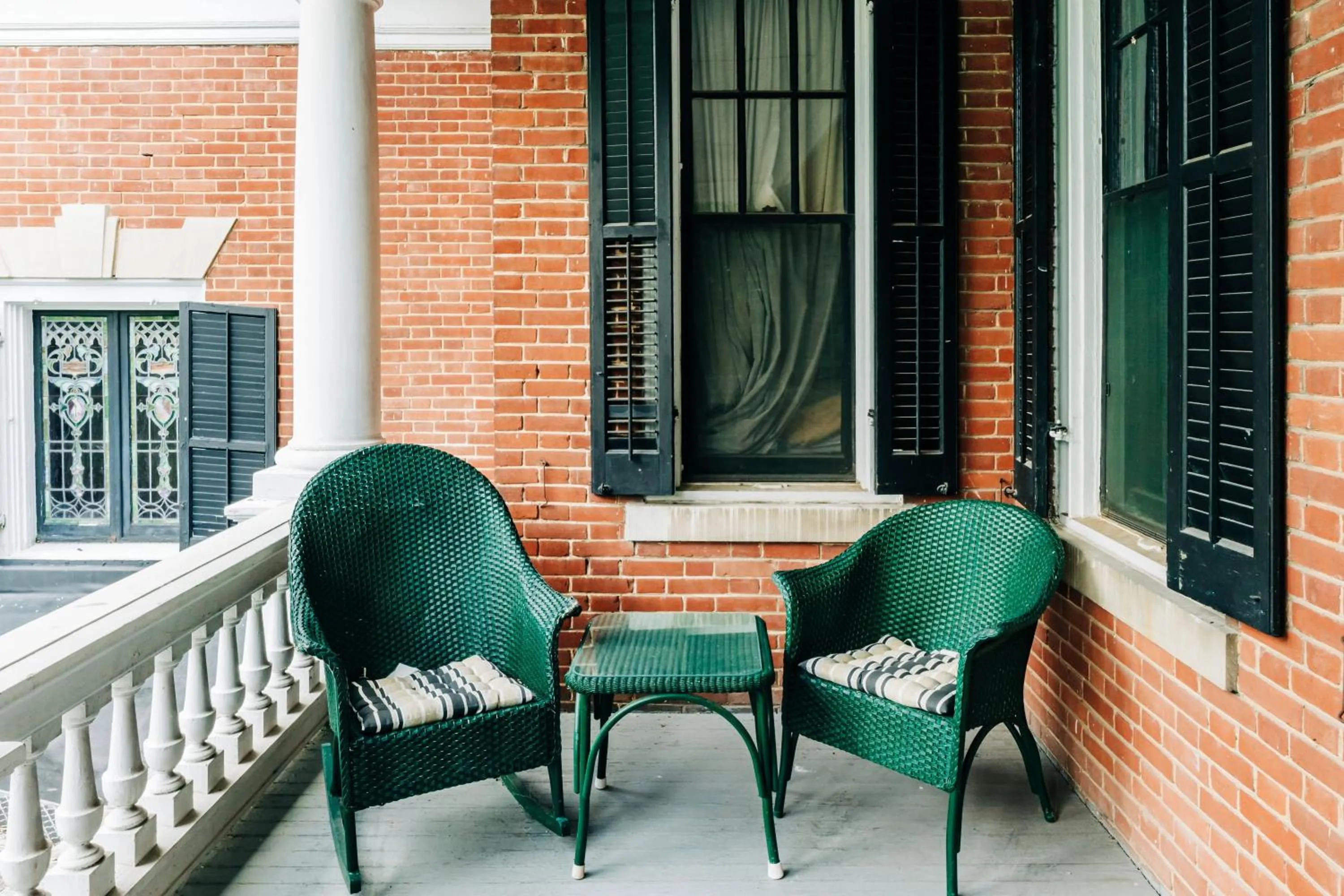 Queen Room with Garden View in Mercersburg Inn
