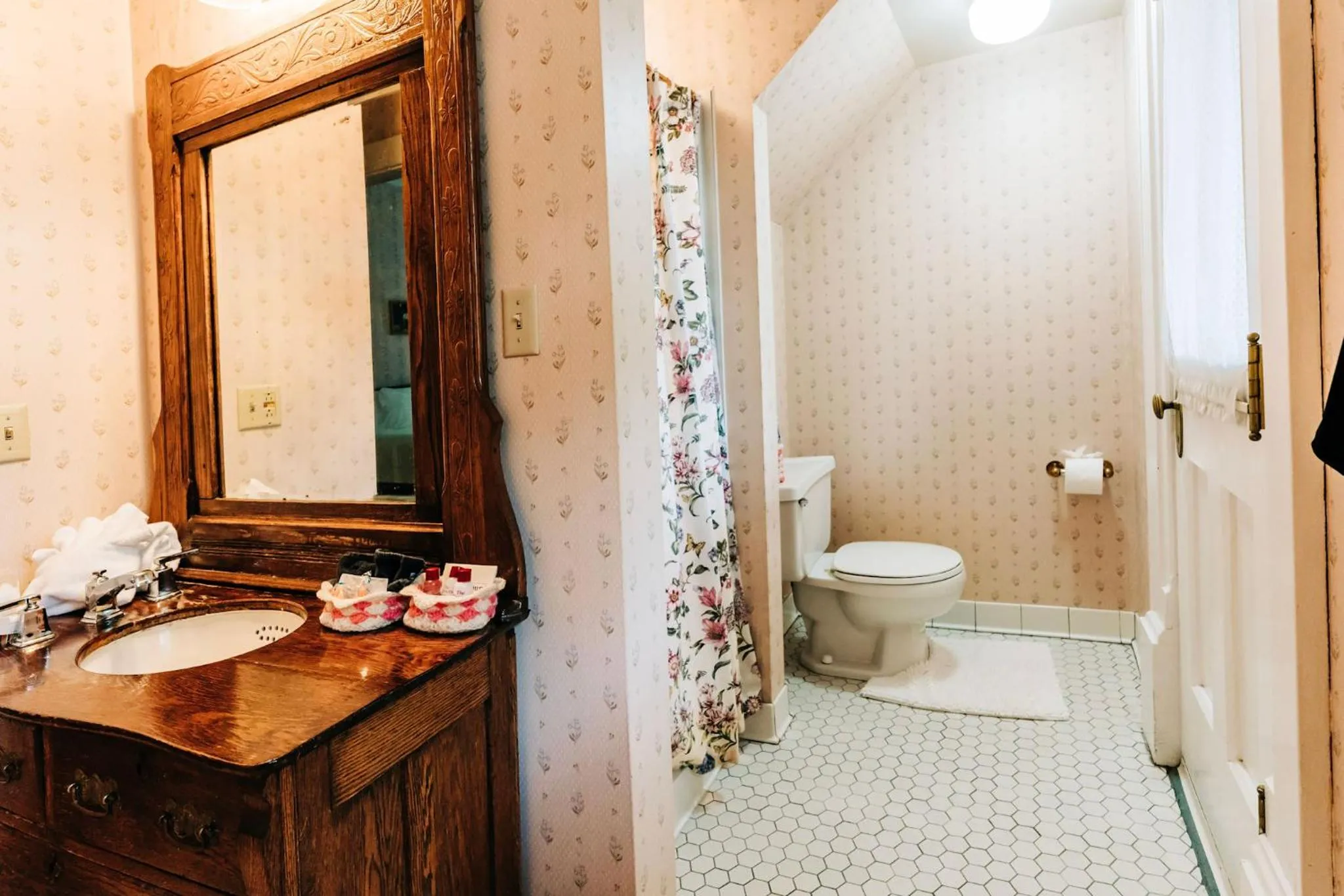 King Suite in Mercersburg Inn