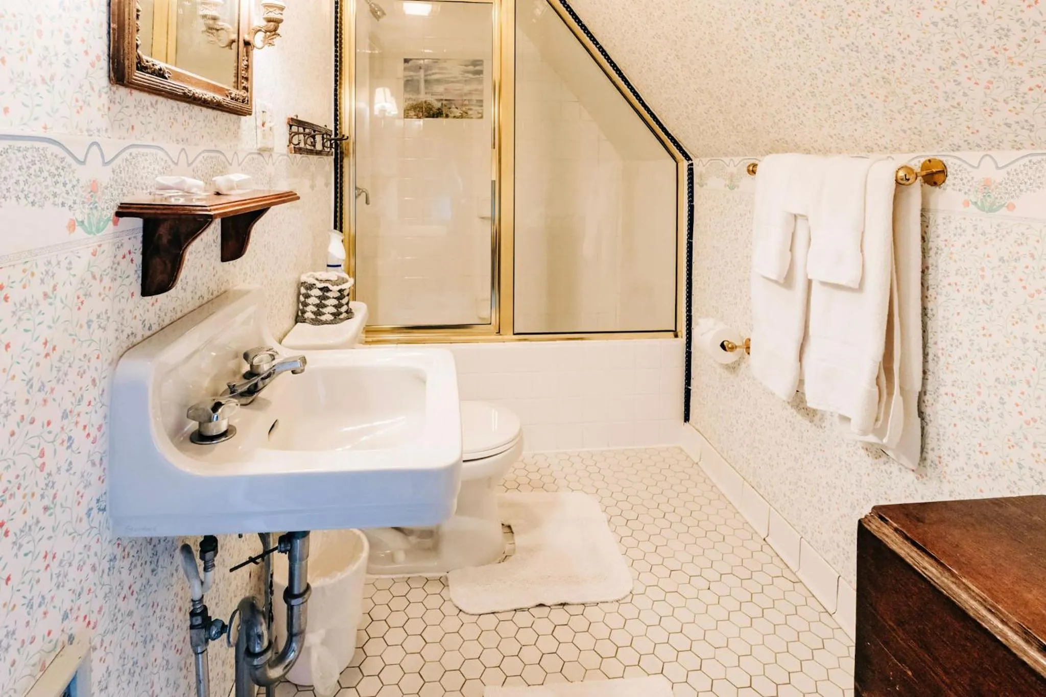 Queen Suite in Mercersburg Inn