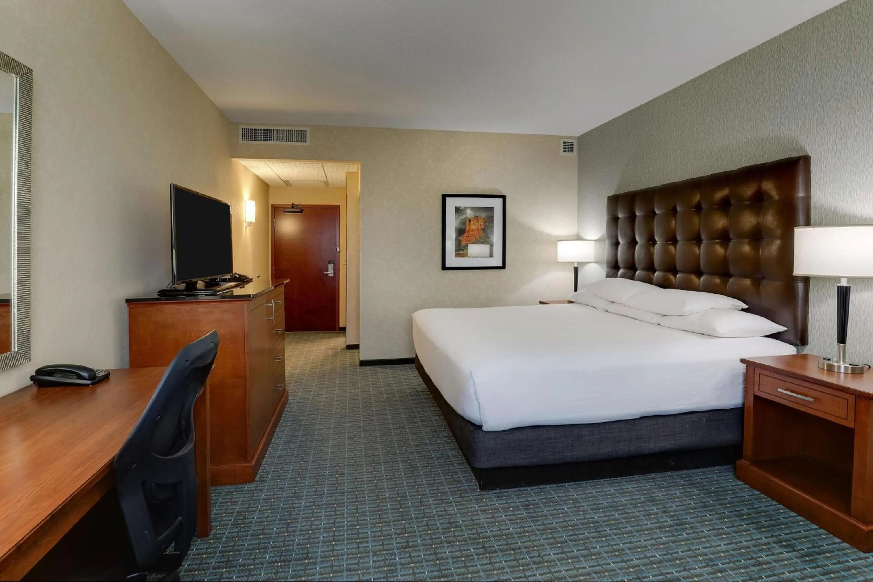 Superior King Room in Drury Inn & Suites Phoenix Chandler Fashion Center
