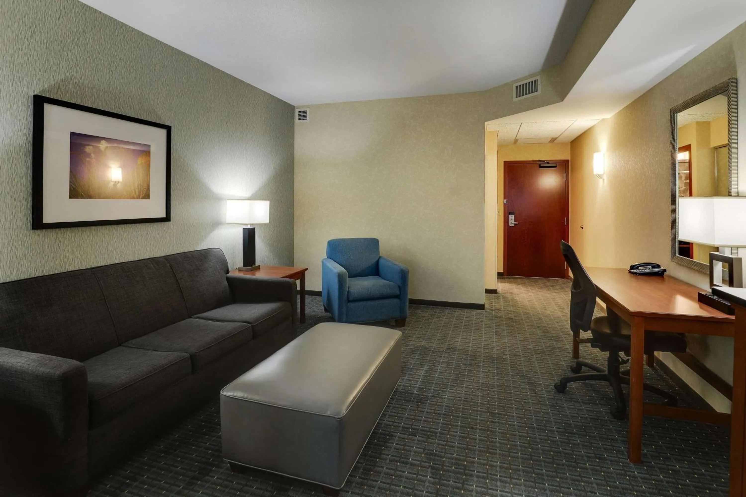 Deluxe King Room with Sofa Bed in Drury Inn & Suites Phoenix Chandler Fashion Center