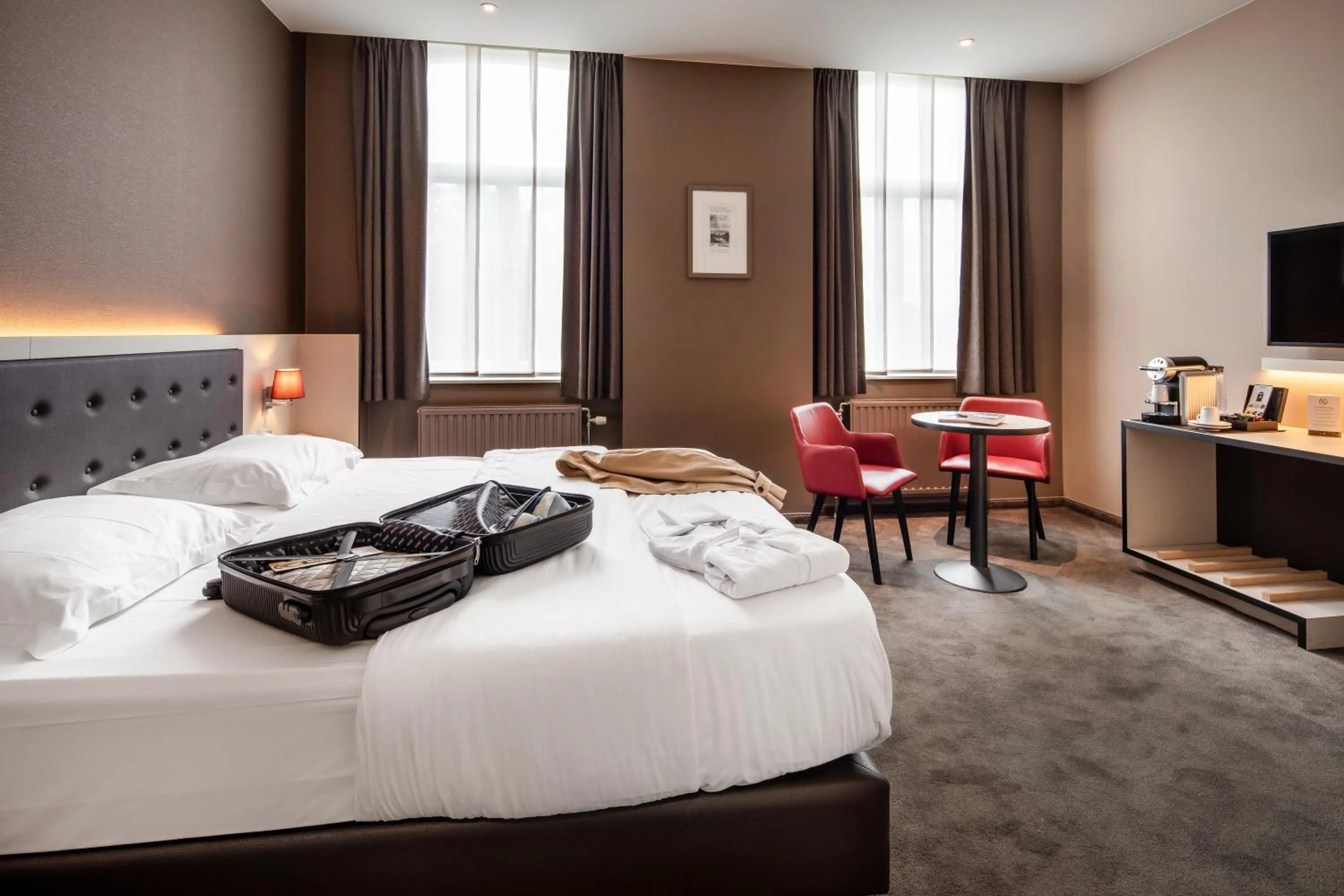 Superior Double or Twin Room with City View in Hotel Navarra Brugge