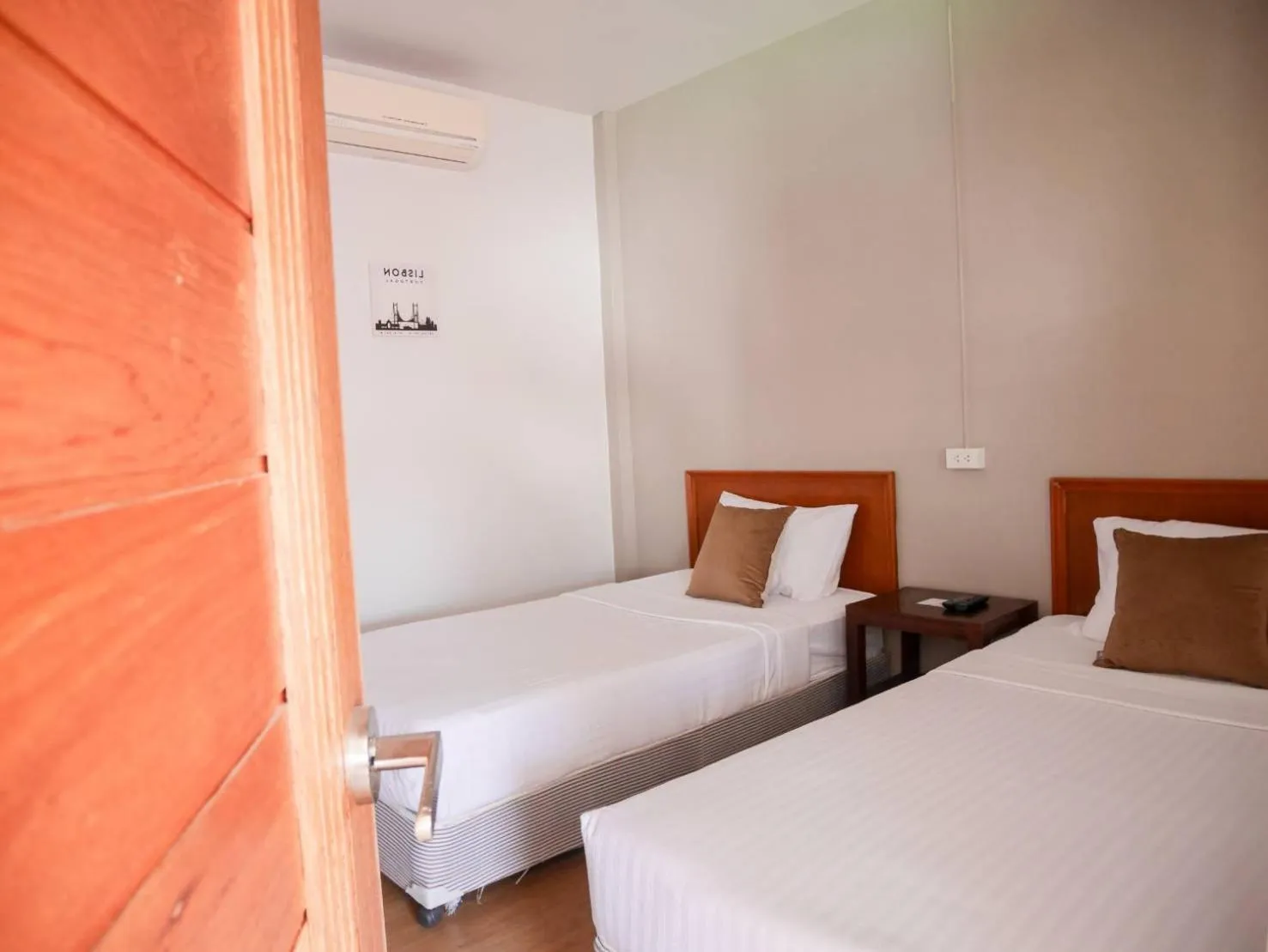 Standard Twin Room in Orchid House