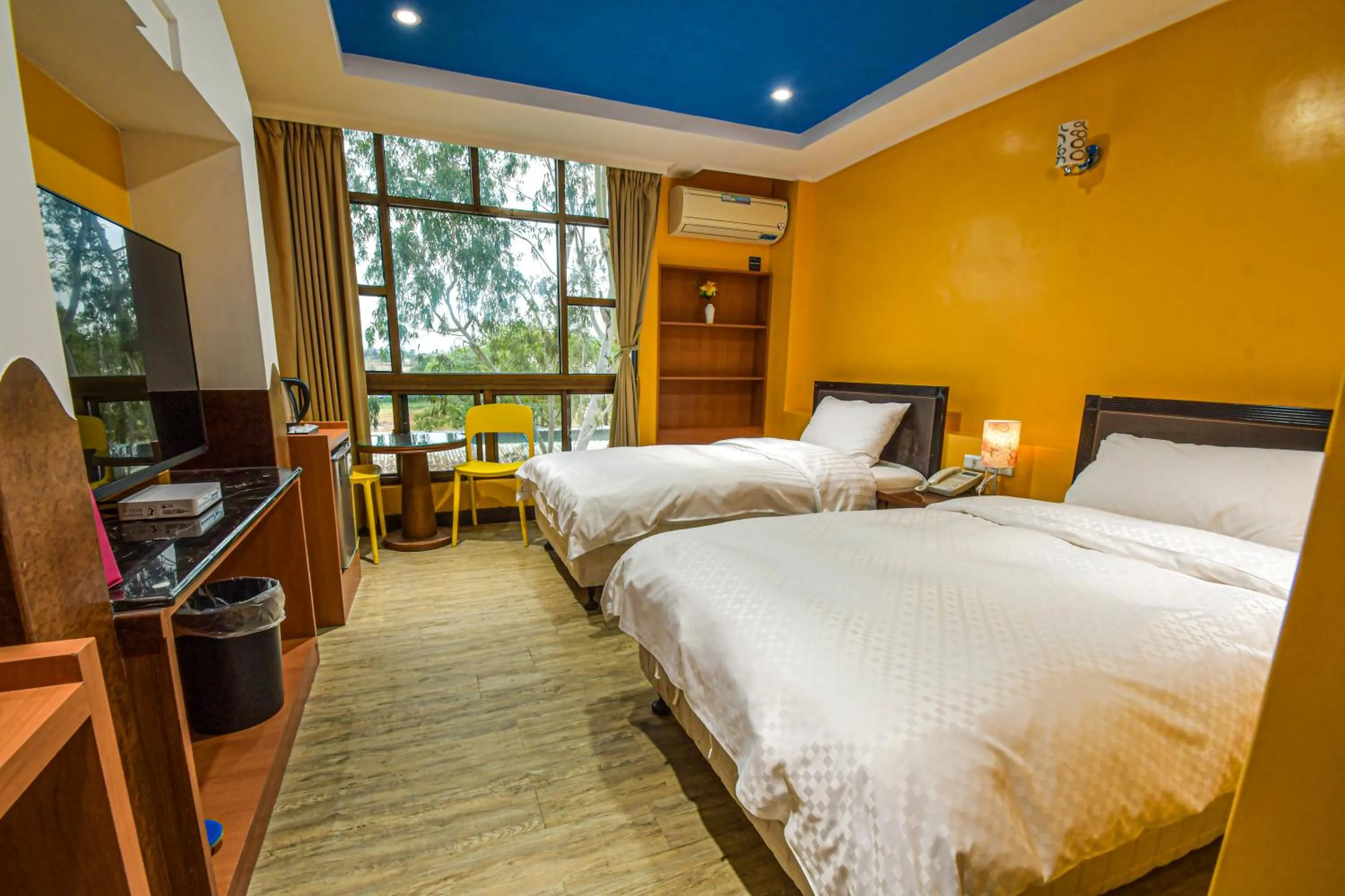 Standard Double Room in Jinsa Lakeside View Resort