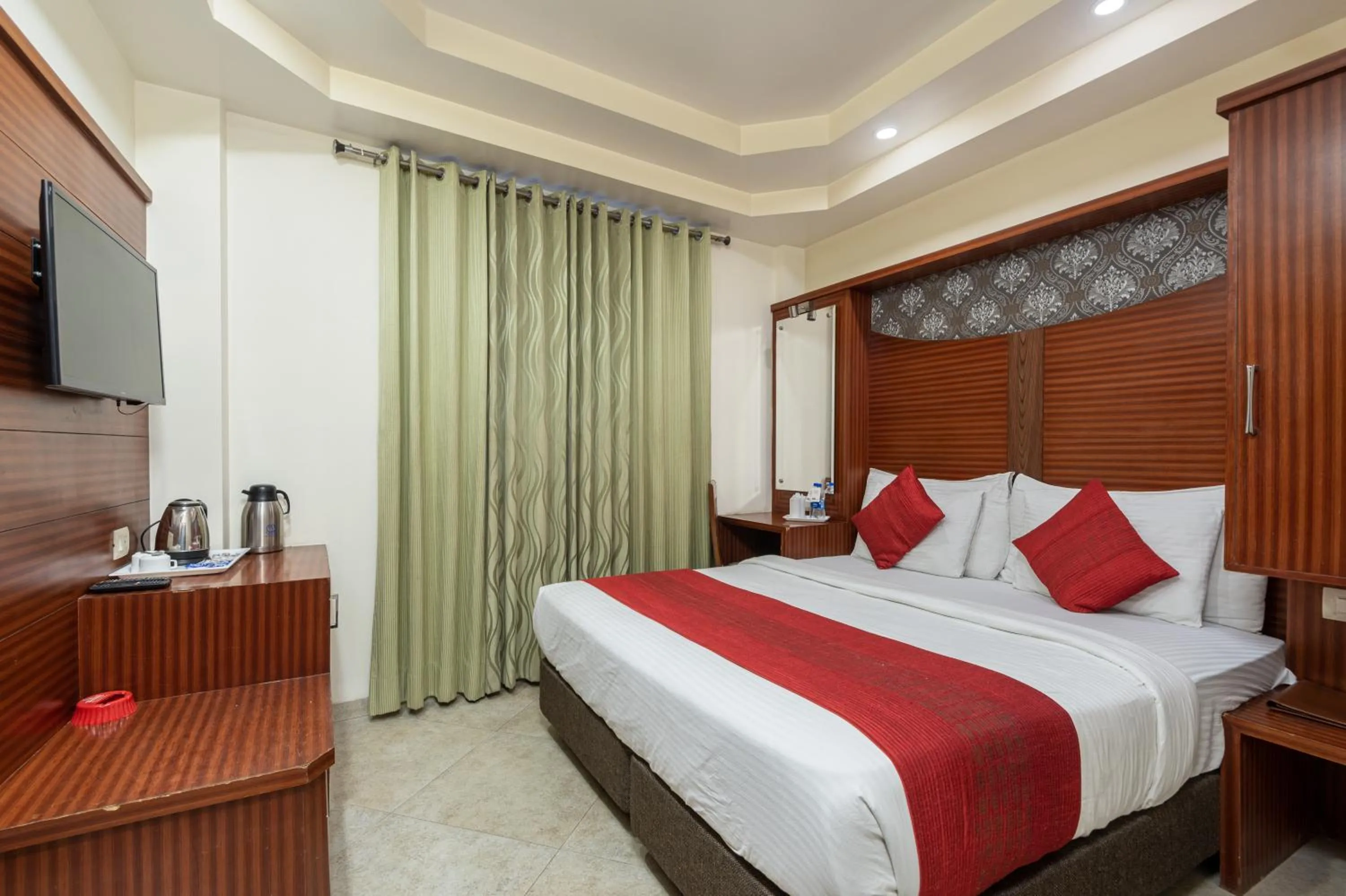 Deluxe Room in Rock Castle By DLS Hotels