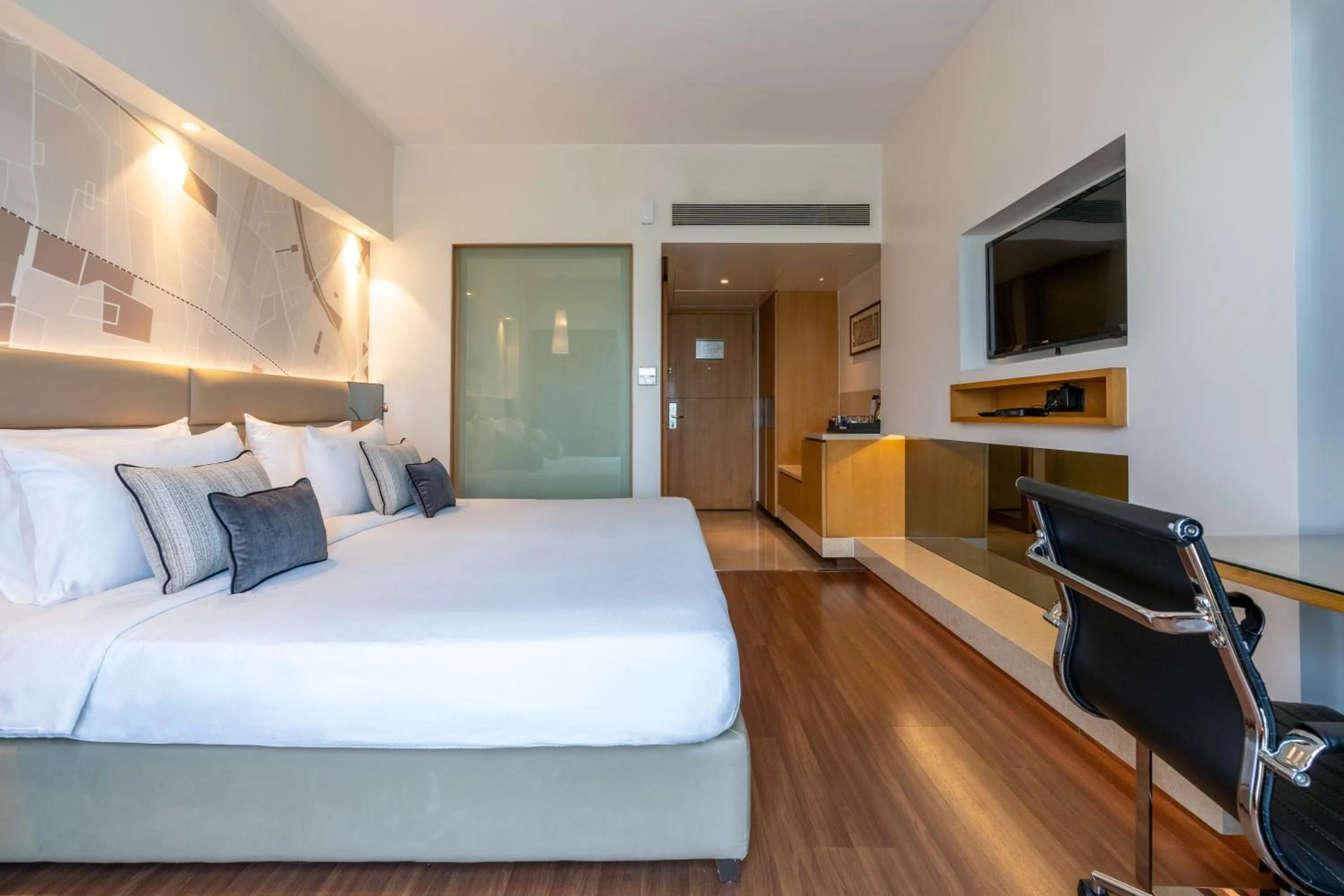 Winter Green Room, 1 King Bed - single occupancy in The Fern - Goregaon