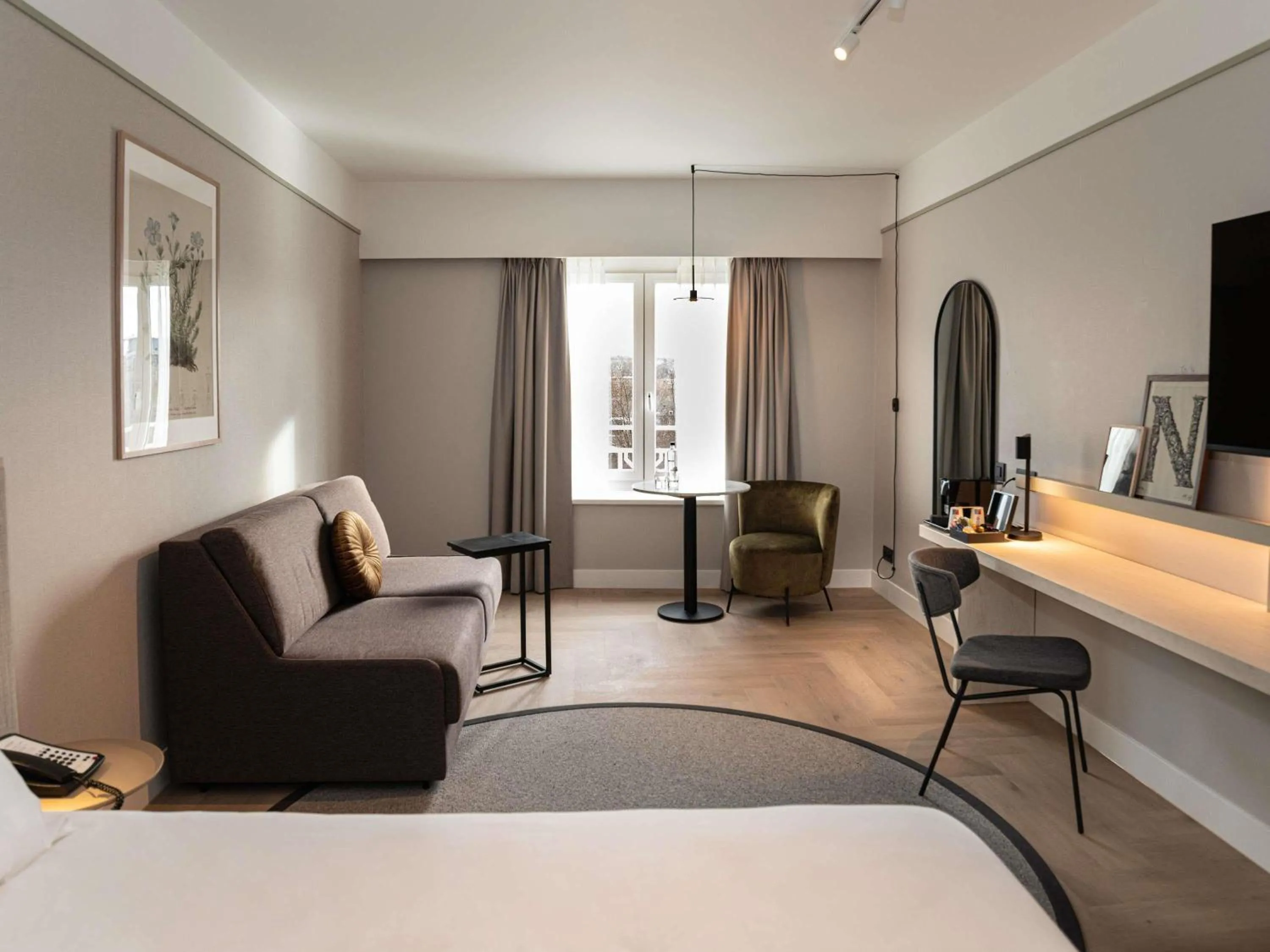 Executive King Room with Sofa in Mercure Liege City Centre