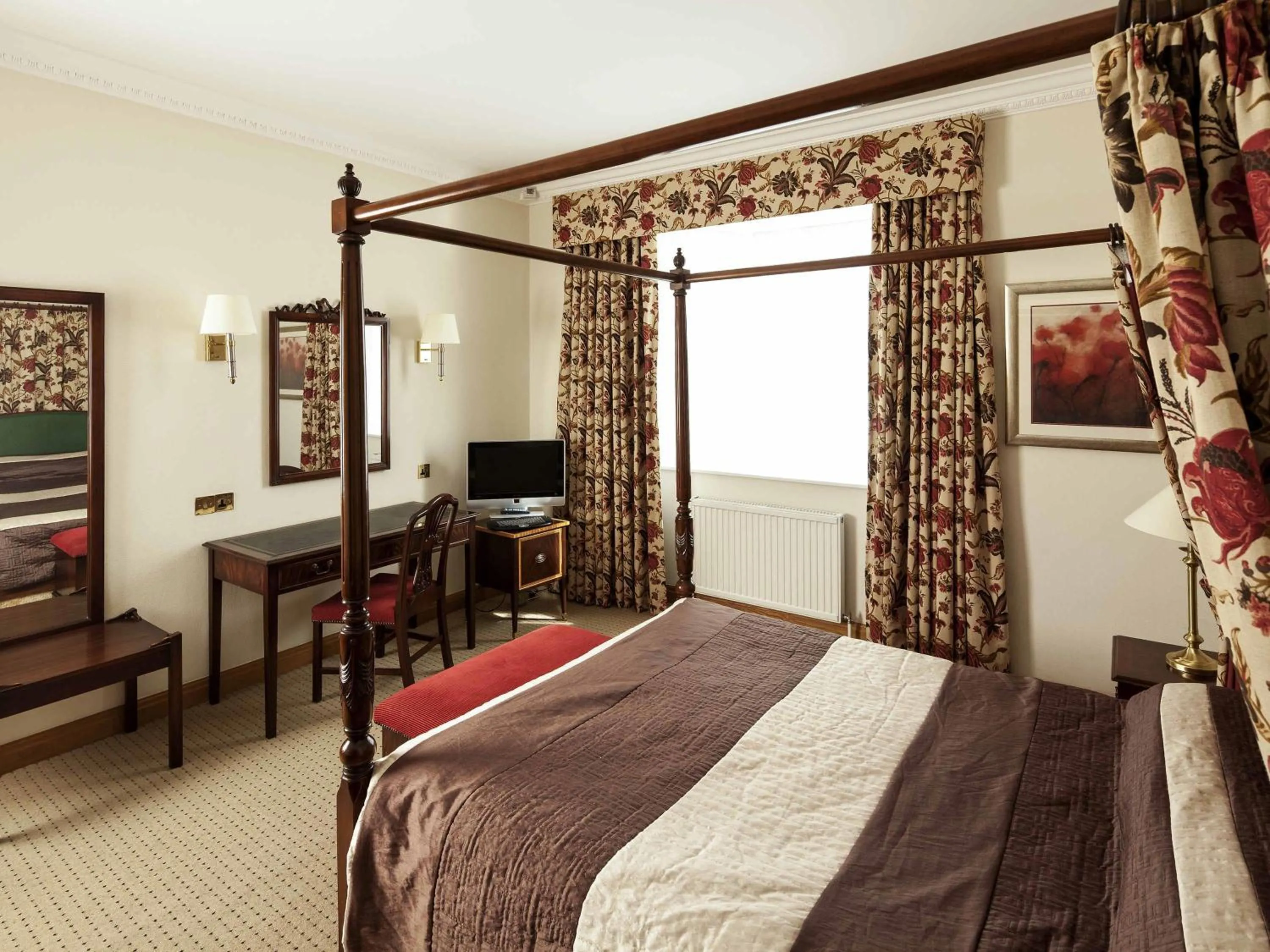 Superior Suite in Mercure York Fairfield Manor Hotel