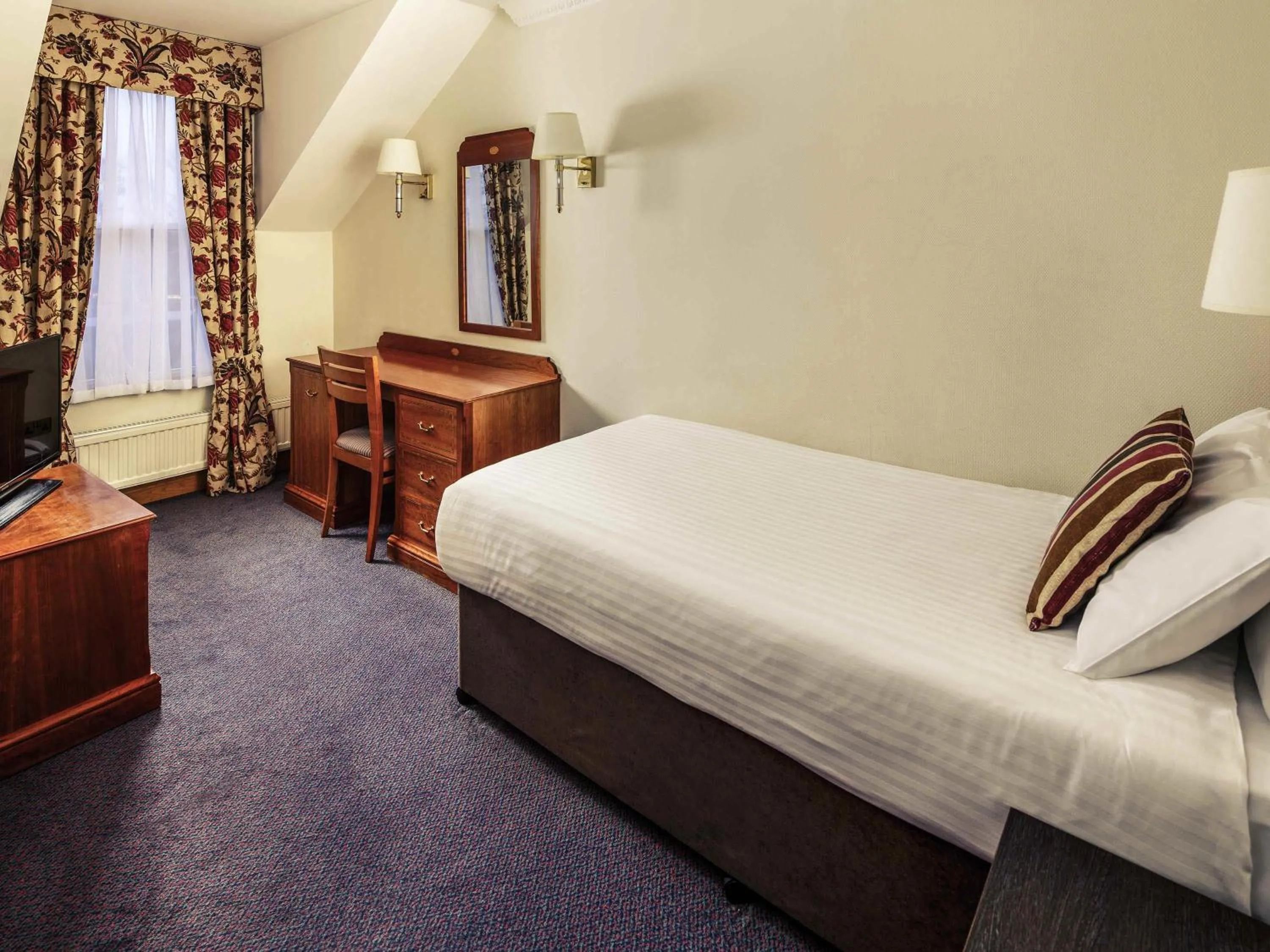 Classic Single Room in Mercure York Fairfield Manor Hotel