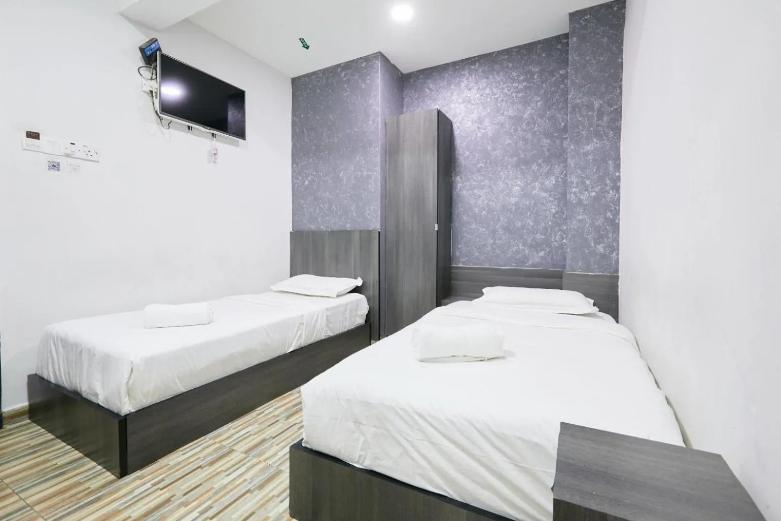 Twin Single Room in Fast Hotel Idaman Near To IIUM KL