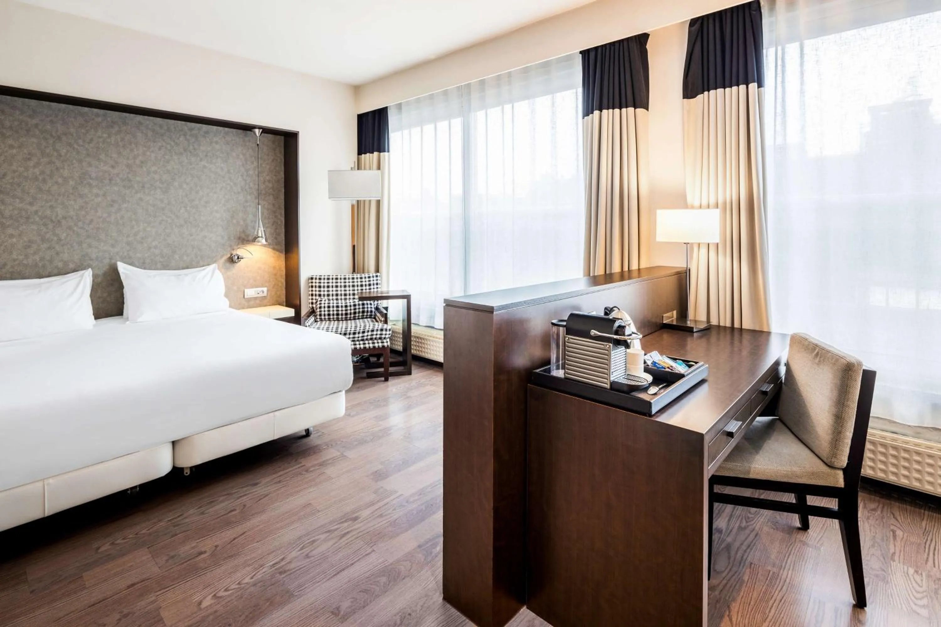 Superior Double or Twin Room in NH Brussels Stéphanie