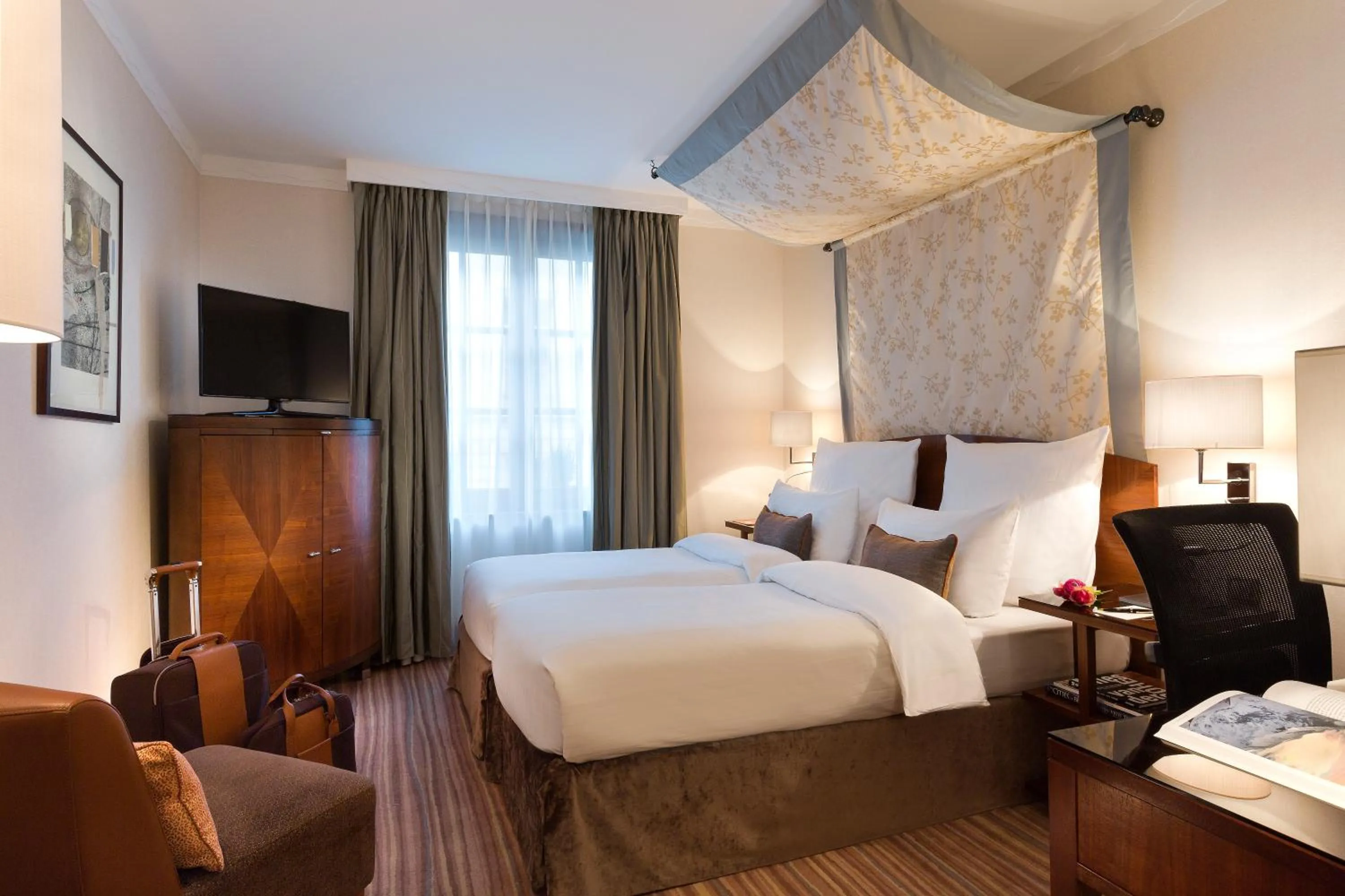 Premium Twin Room in Warwick Grand-Place Brussels