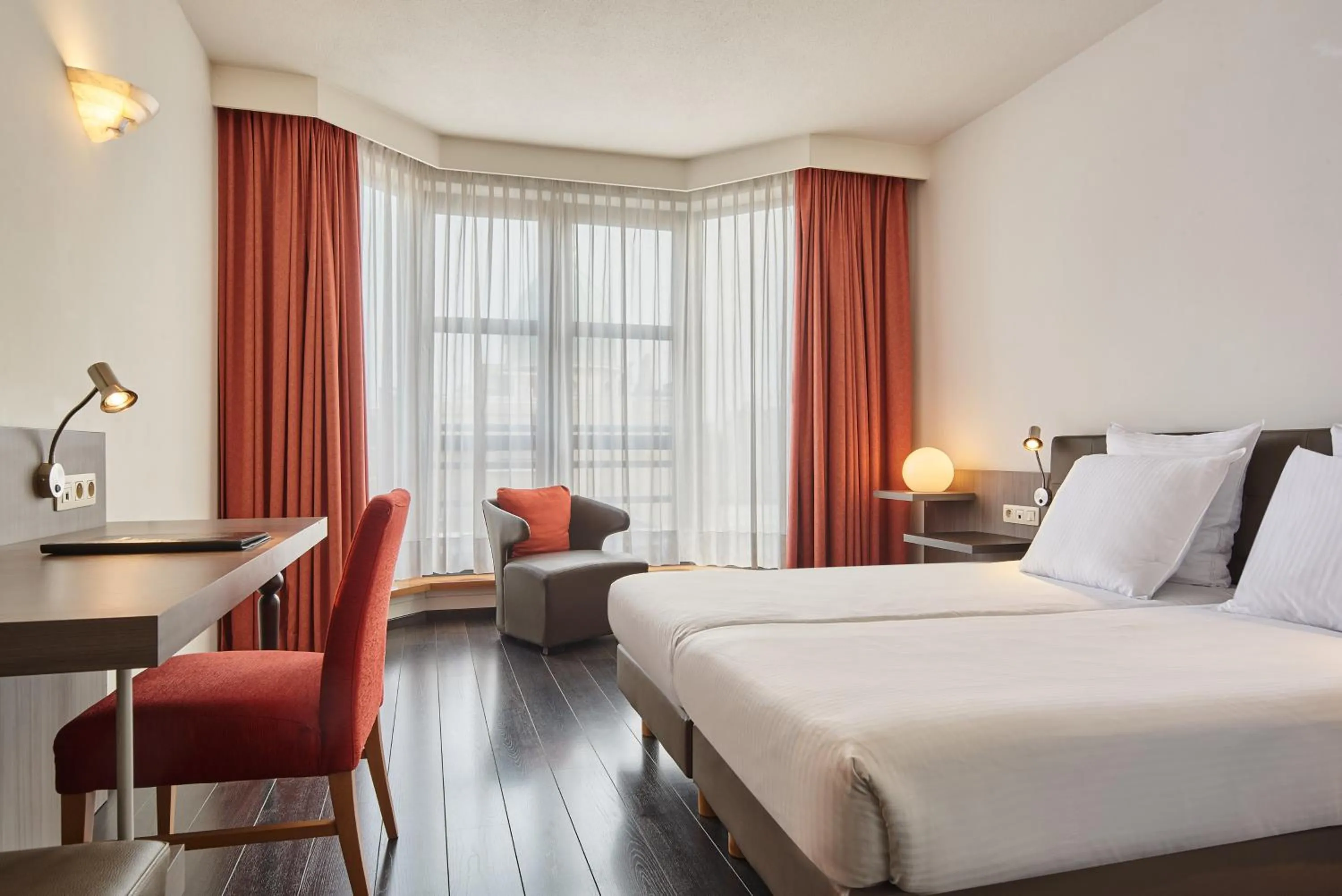 Standard Twin Room in Theater Hotel