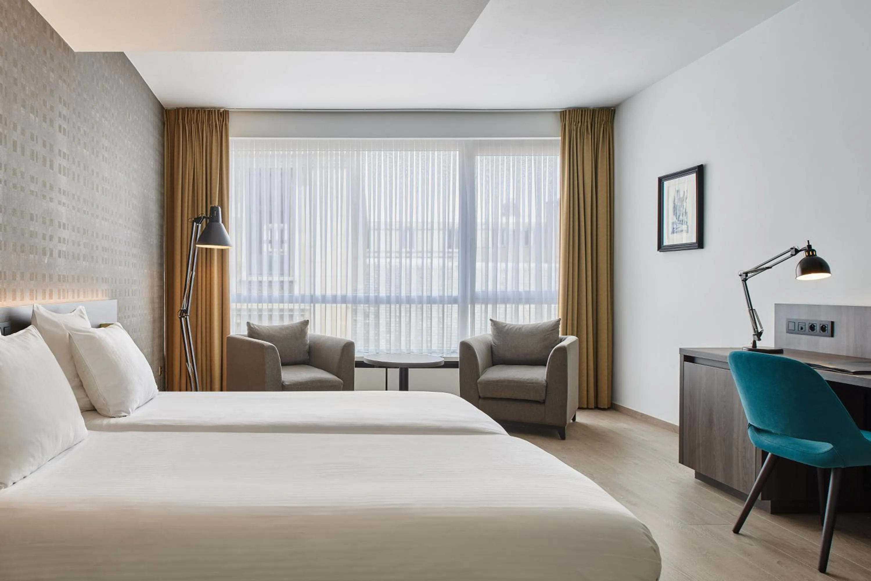 Superior Twin Room in Theater Hotel