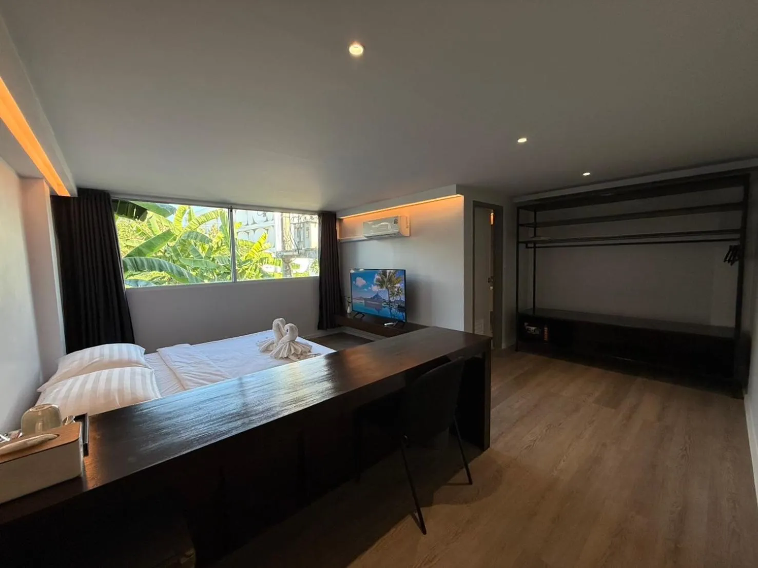 Superior King Room in P168 Hostel Samui