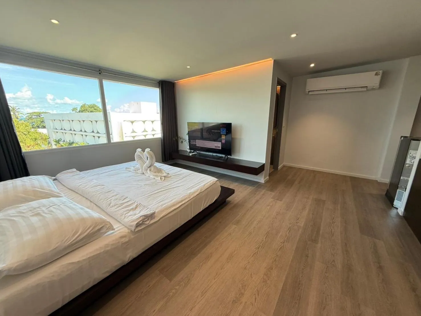 Deluxe Double Room with Sea View in P168 Hostel Samui