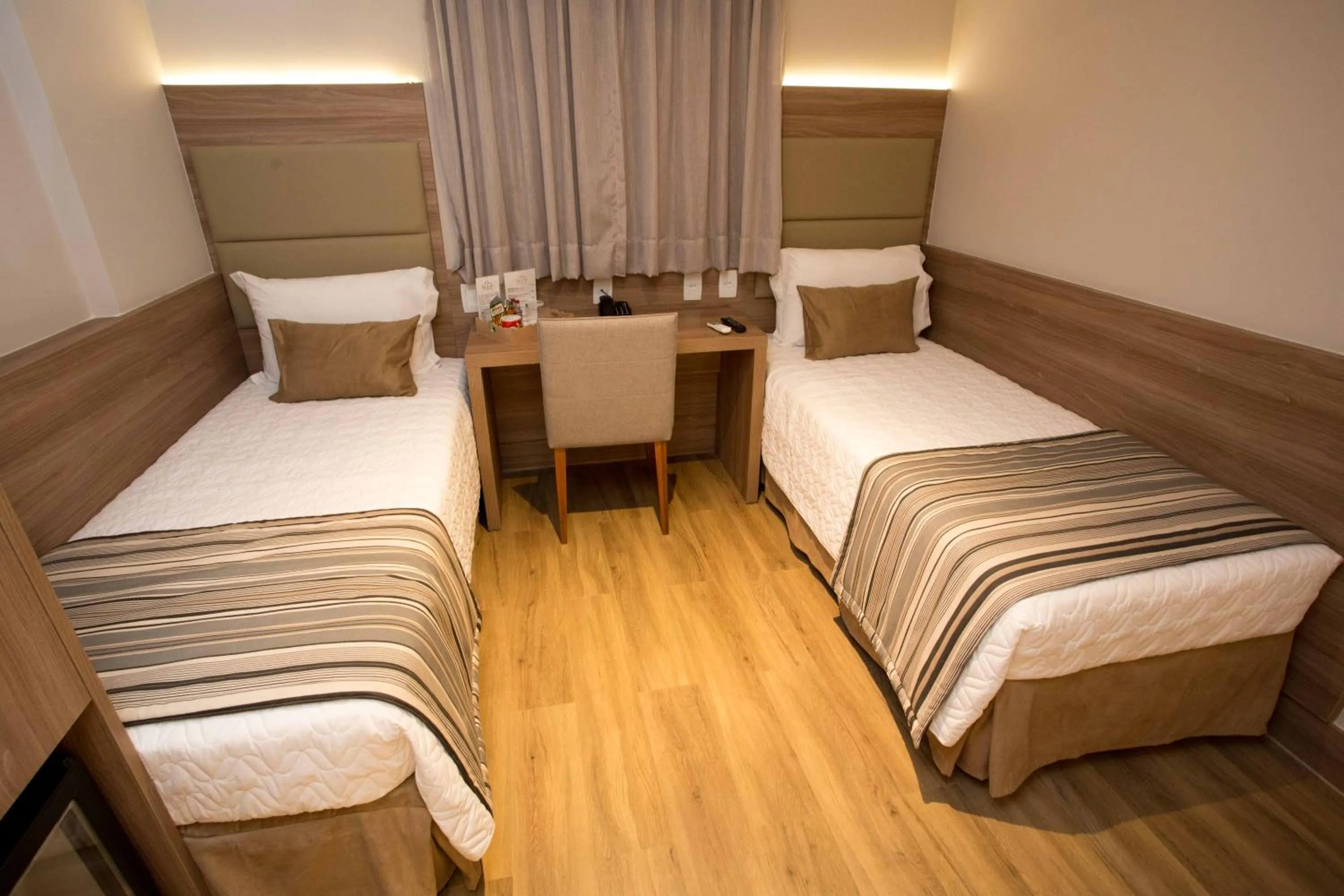 Twin Room - Disability Access in Petit Rio Hotel