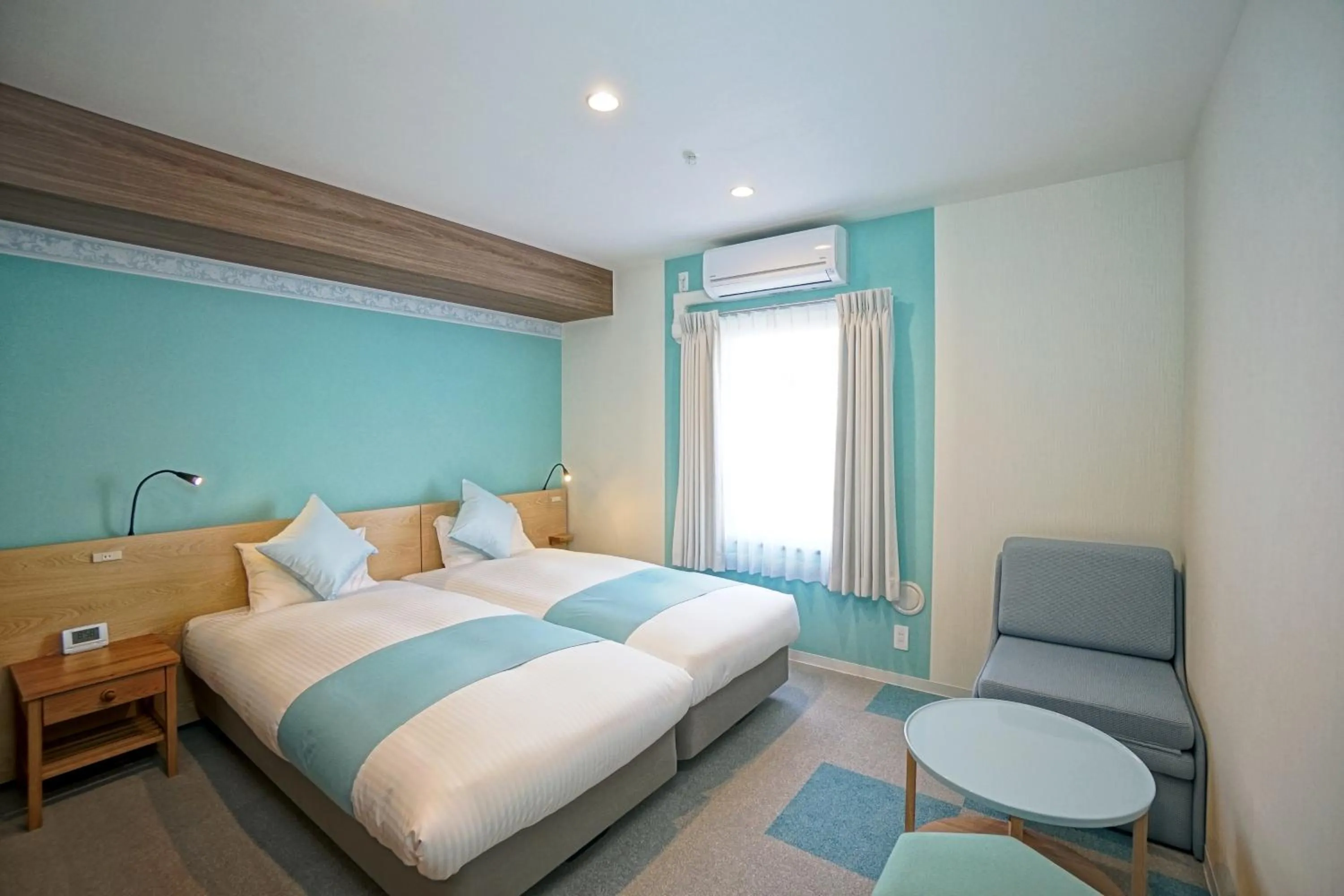 Economy Twin Room with Spacious Bathroom in La'gent Hotel Tokyo Bay