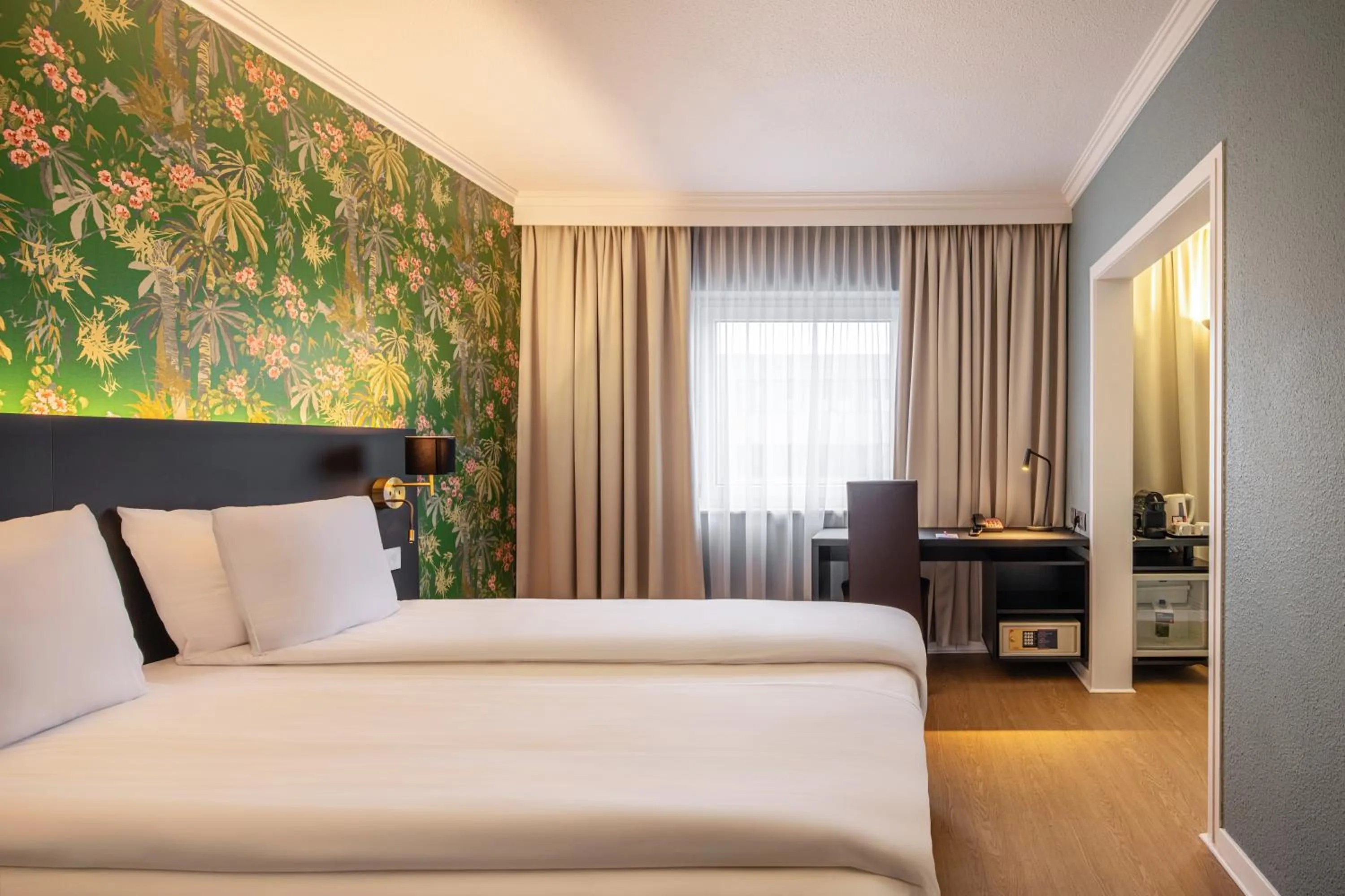 Superior Double Room in Thon Hotel Brussels Airport