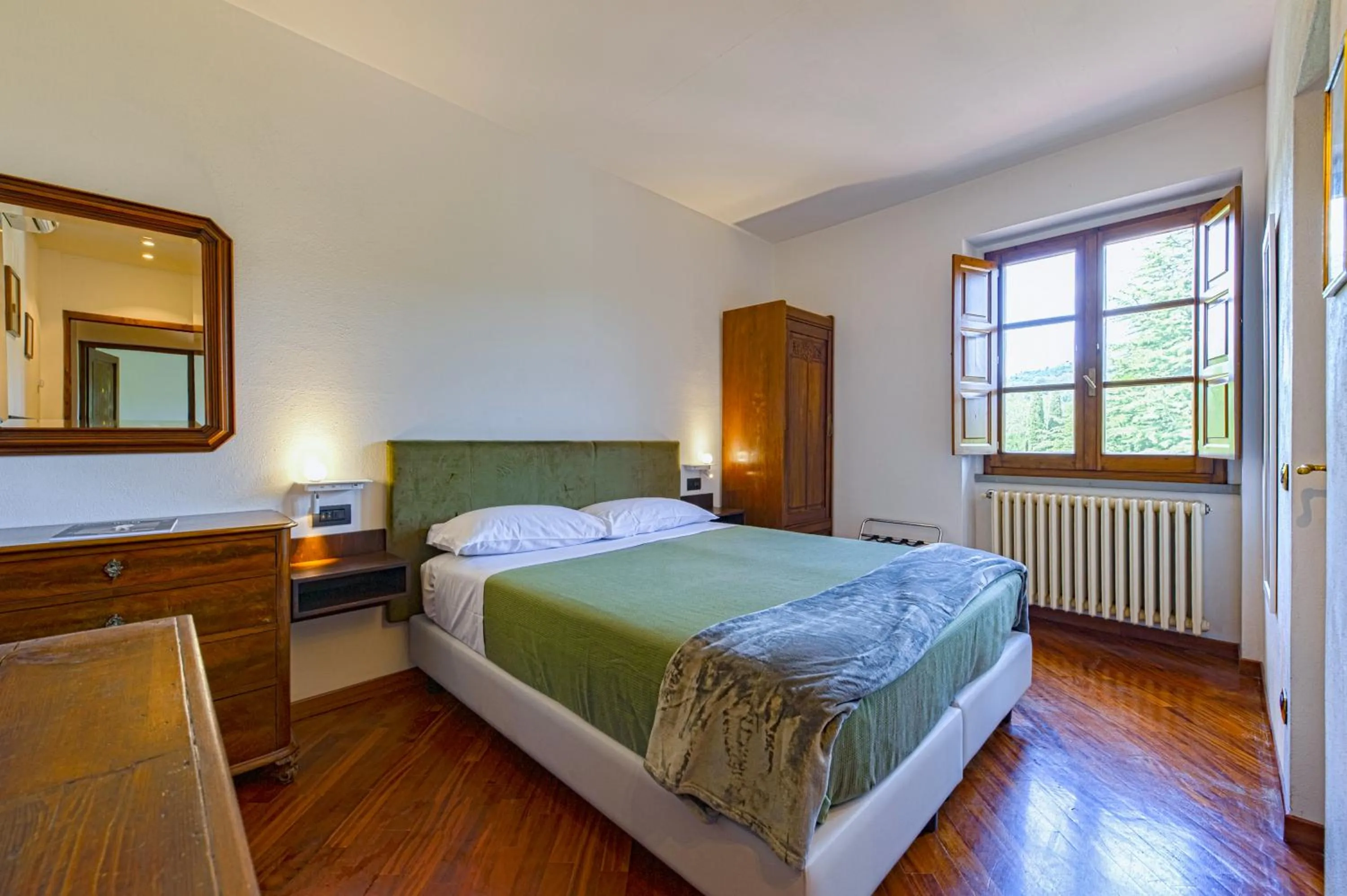 Queen Room with Pool View in Torrebianca Tuscany