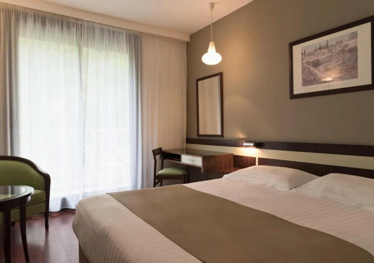 Double Room with Balcony in Villa Borghese, The Originals Relais