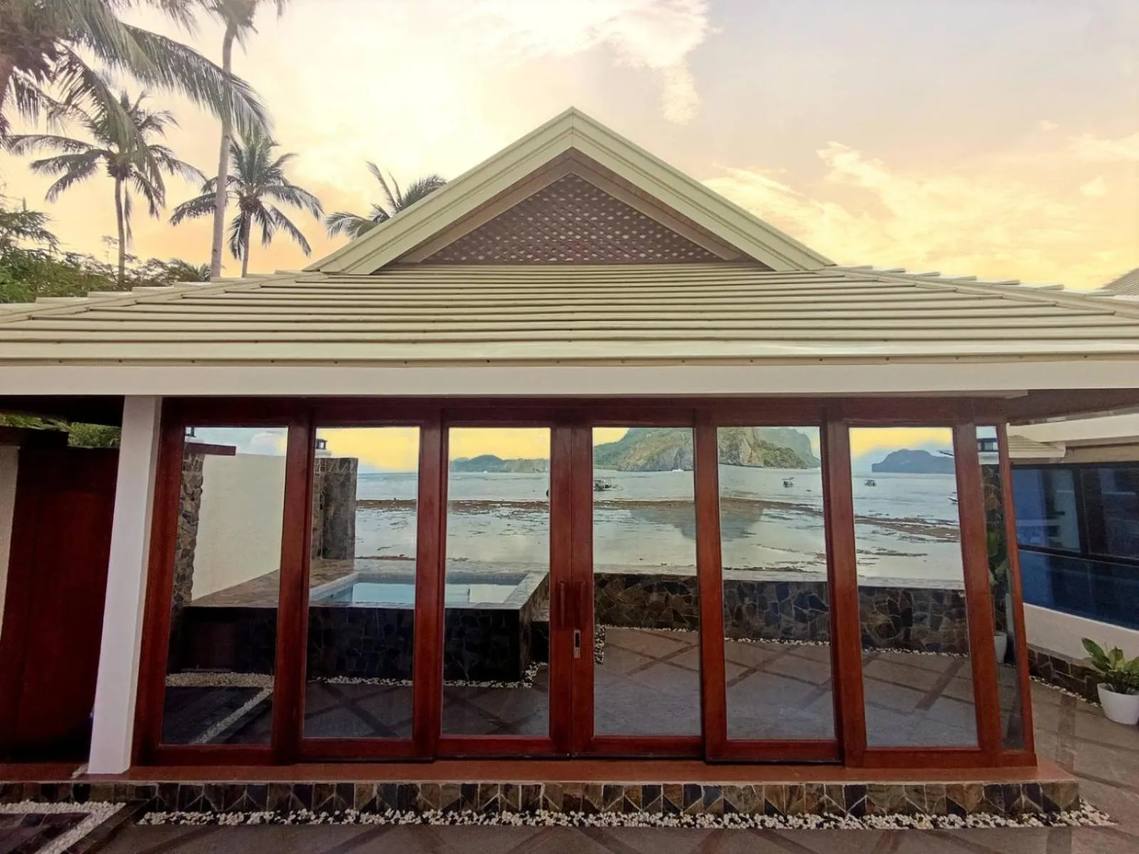Bungalow - Beach Front in The Nest El Nido Beach Resort