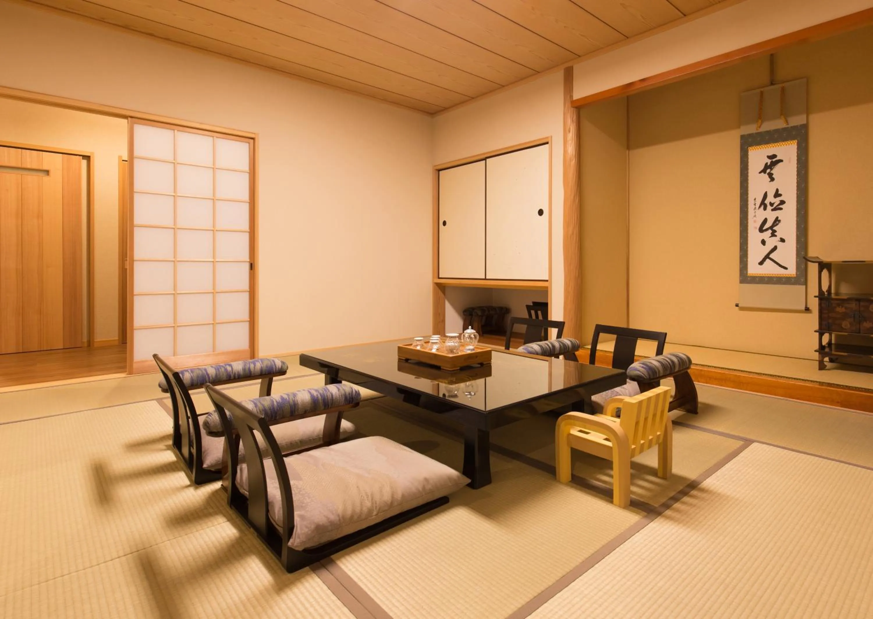 Premium Western-Style Room with Tatami Area with Indoor Bath and Open-Air Bath with Swimming Pool (Only Summer) - Tsutsuji -	 in Kannawaen