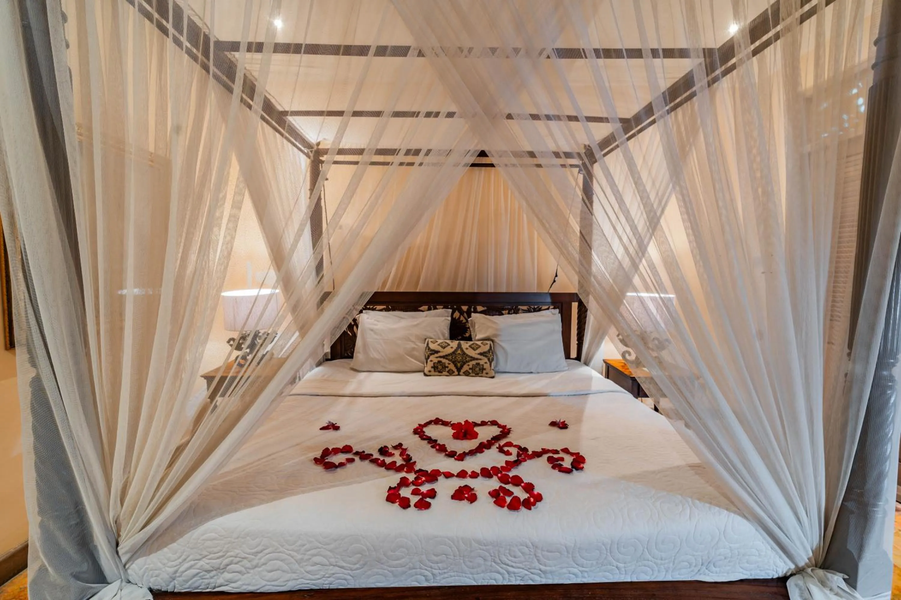 Deluxe Queen Room in Honeymoon Guesthouse