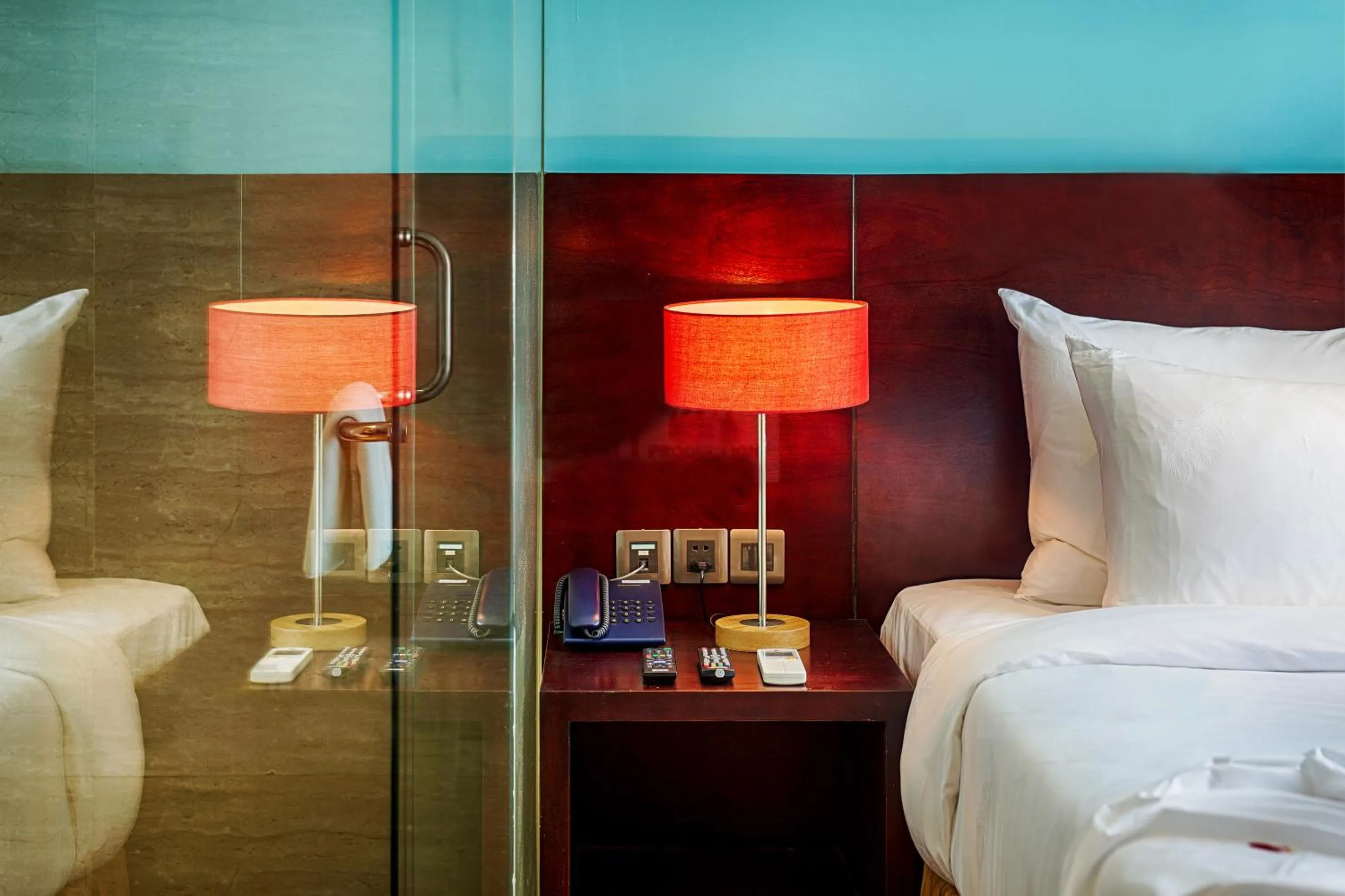 Bedroom, Bed in Sofia Suite Hotel & Spa Da Nang - Free 01 Draught Beer and 20-minute Spa per Room
