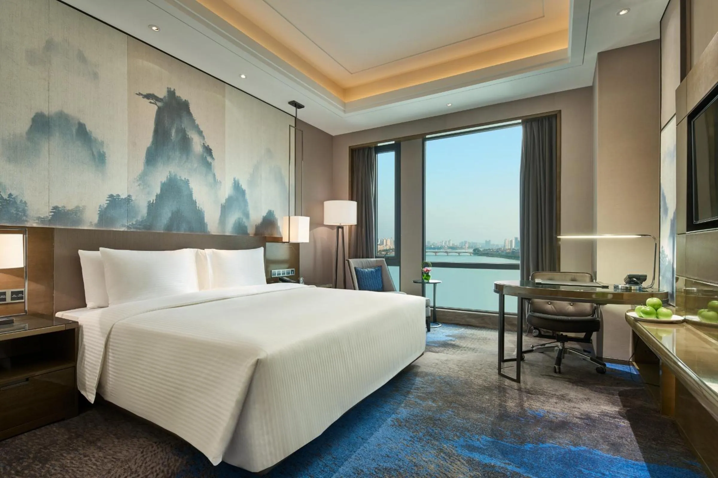 Grand Deluxe King with River View in Wanda Realm Shangrao