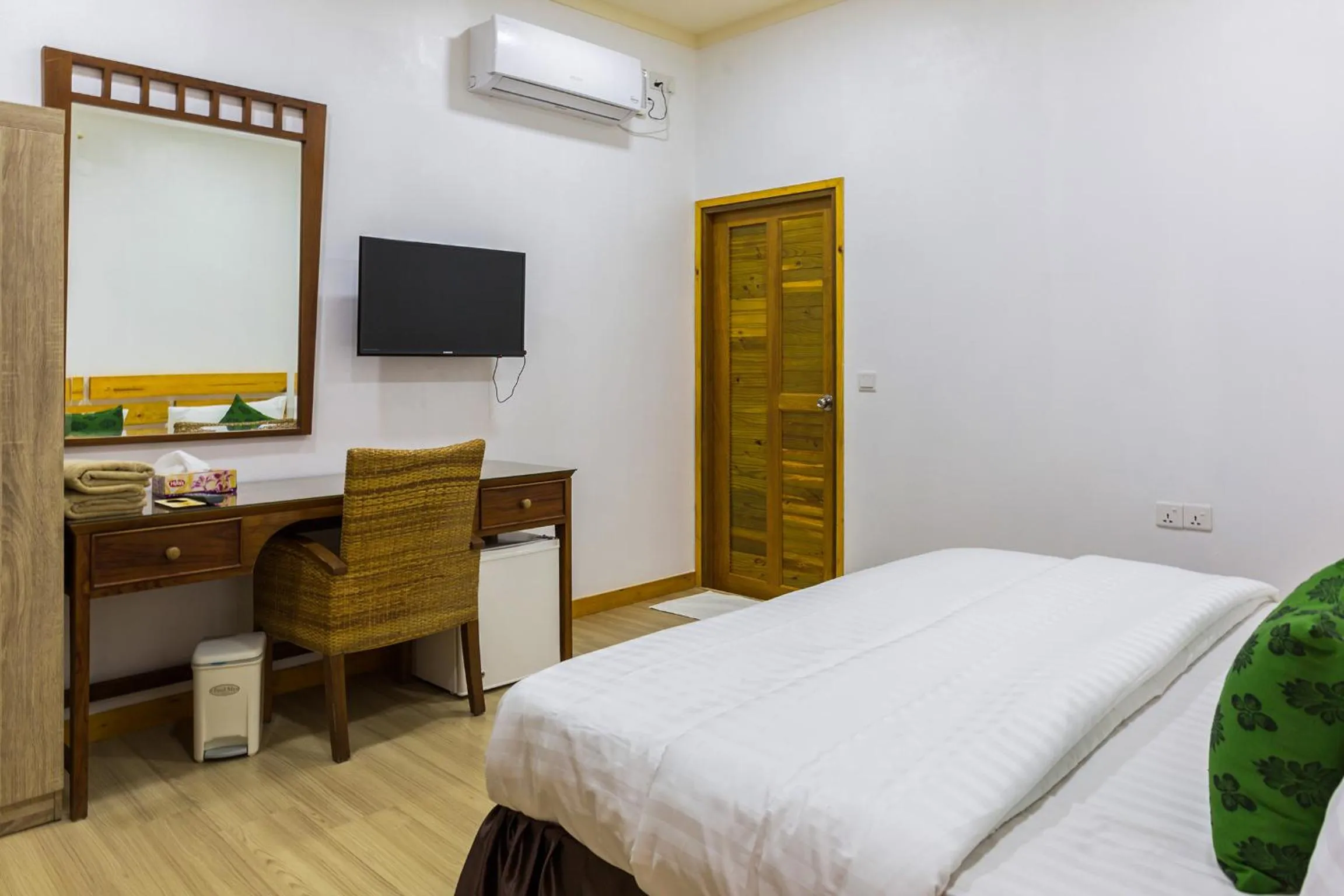 Deluxe Room in Holiday Garden Rasdhoo