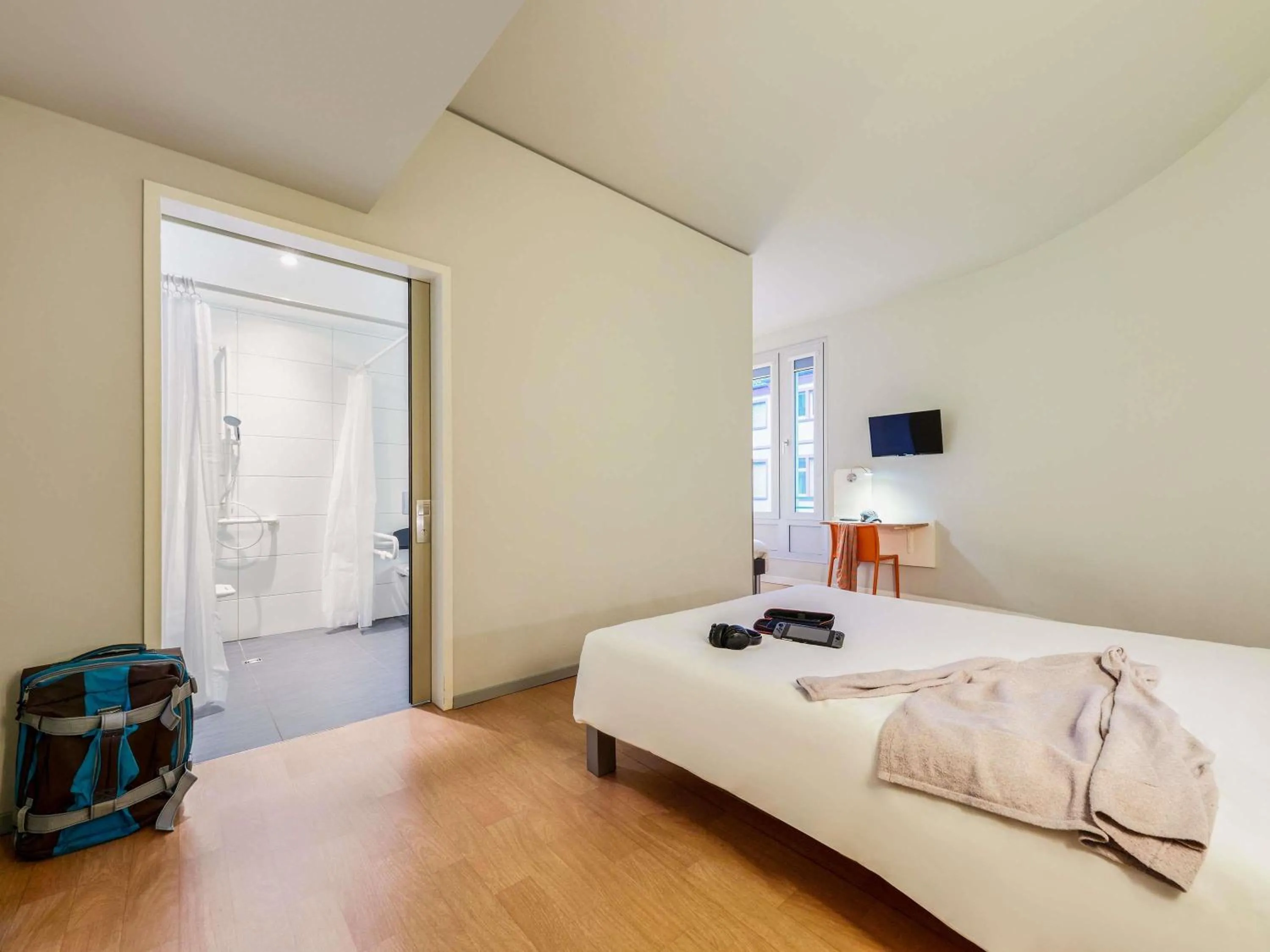 Triple Room - Disability Access in ibis budget Frankfurt City Ost