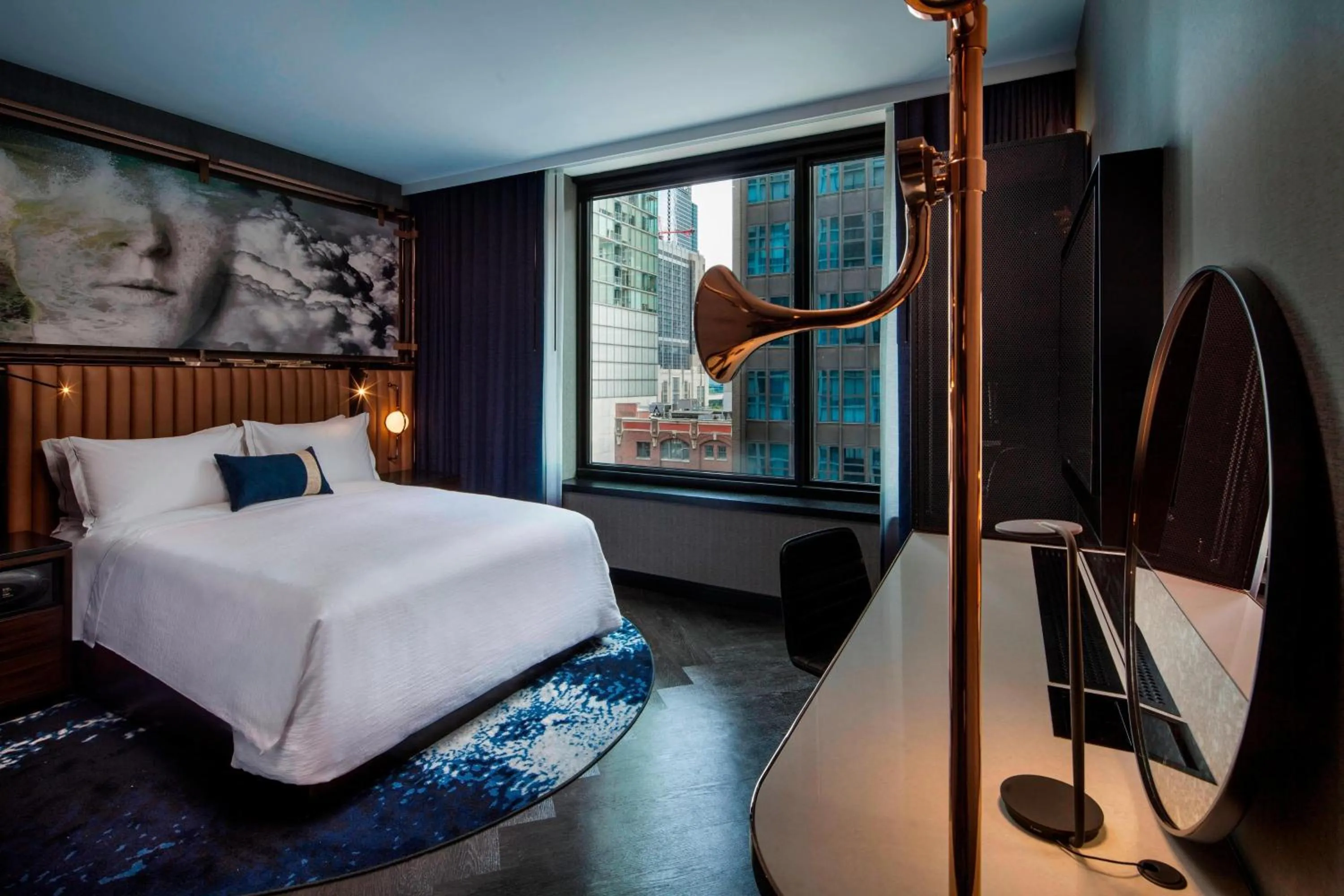 Queen Room with City View in Hotel EMC2, Autograph Collection