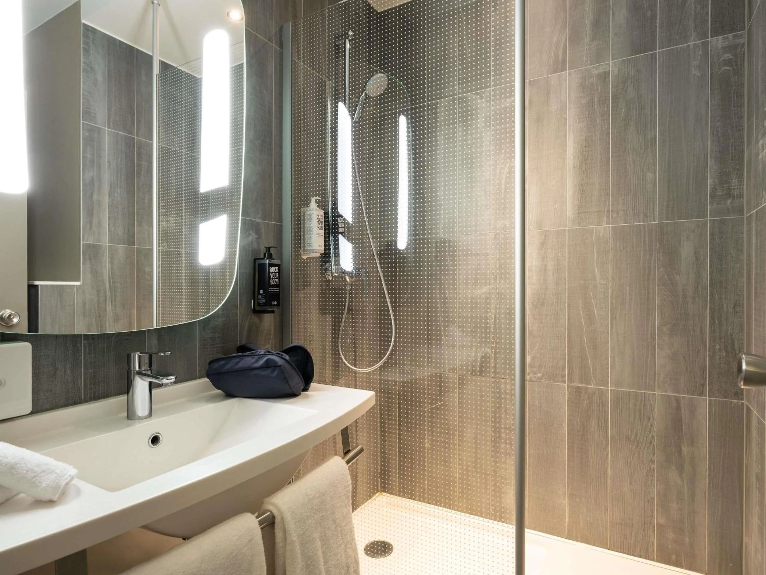 Standard Twin Room in ibis Hotel Brussels off Grand'Place