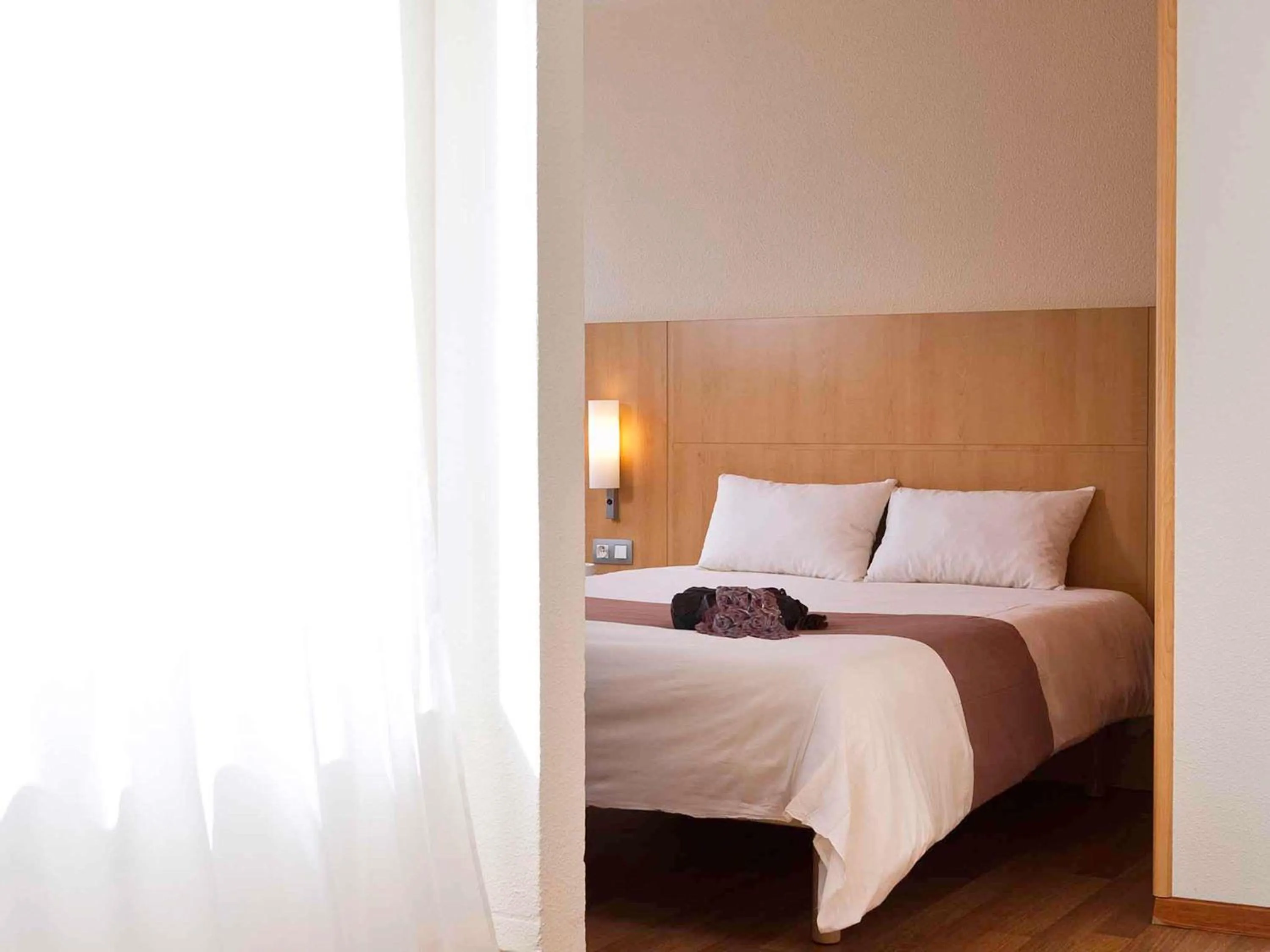 Double Room with Extra Bed in ibis Hotel Brussels Expo Atomium