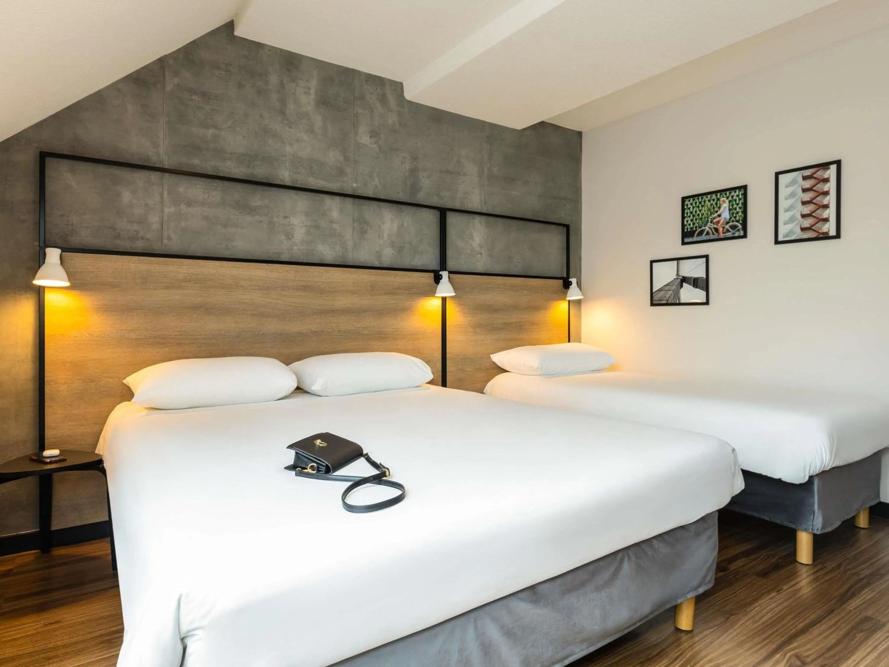 Double Room with Extra Bed in Ibis Namur Centre