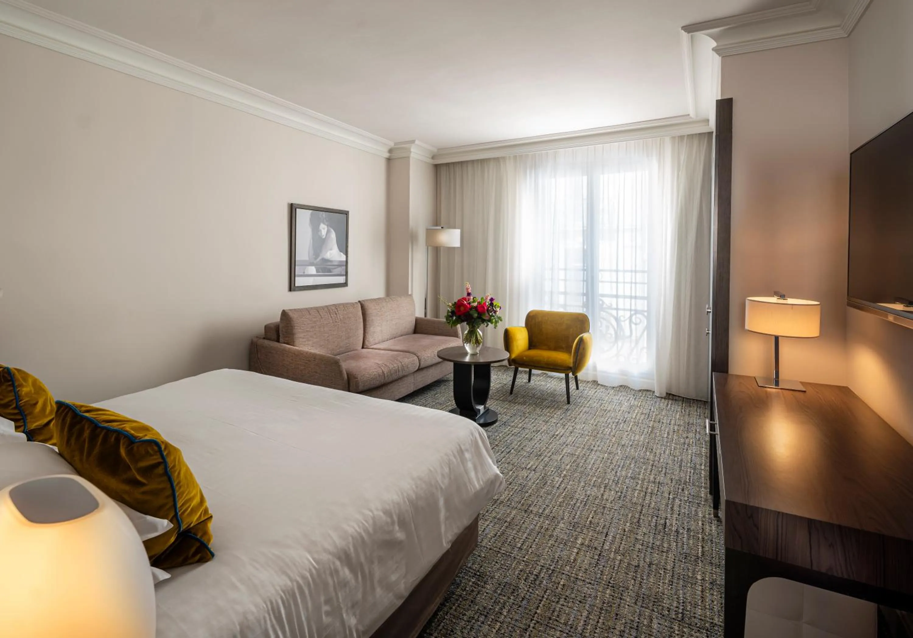 Junior Suite Street in Hôtel Le Canberra