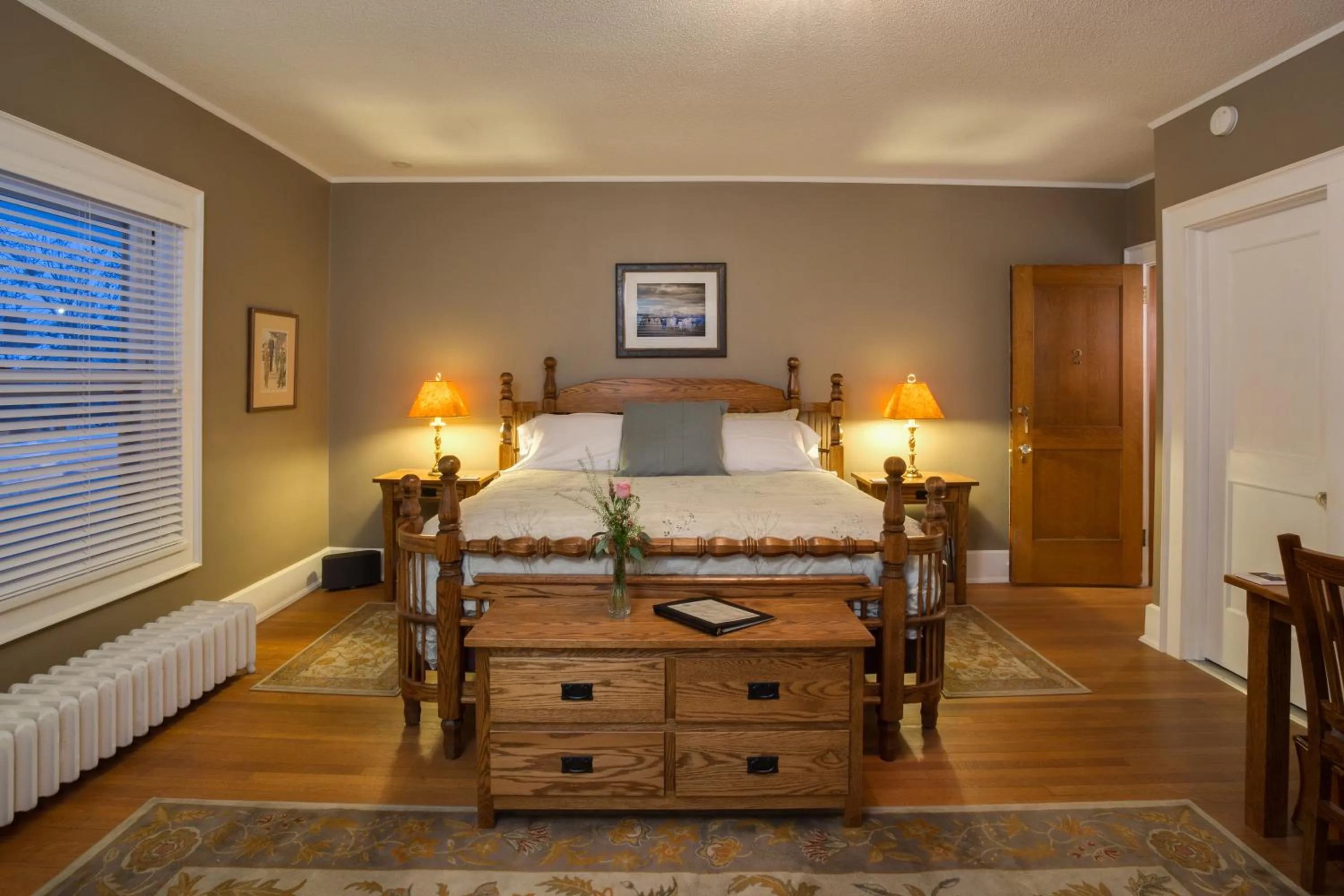 Deluxe King Room in Stewart Inn