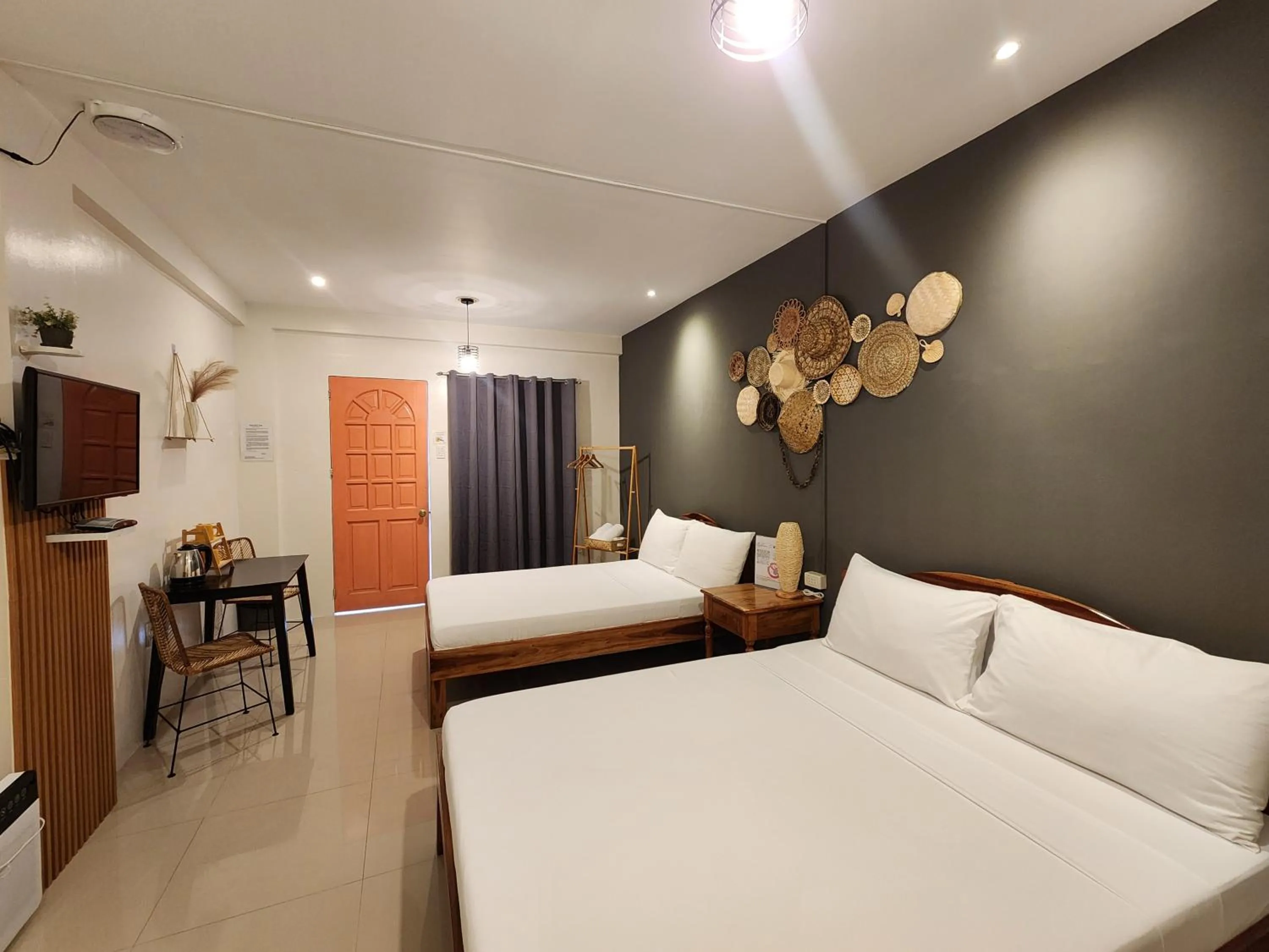 Family Room with Private Bathroom in Susada's Inn