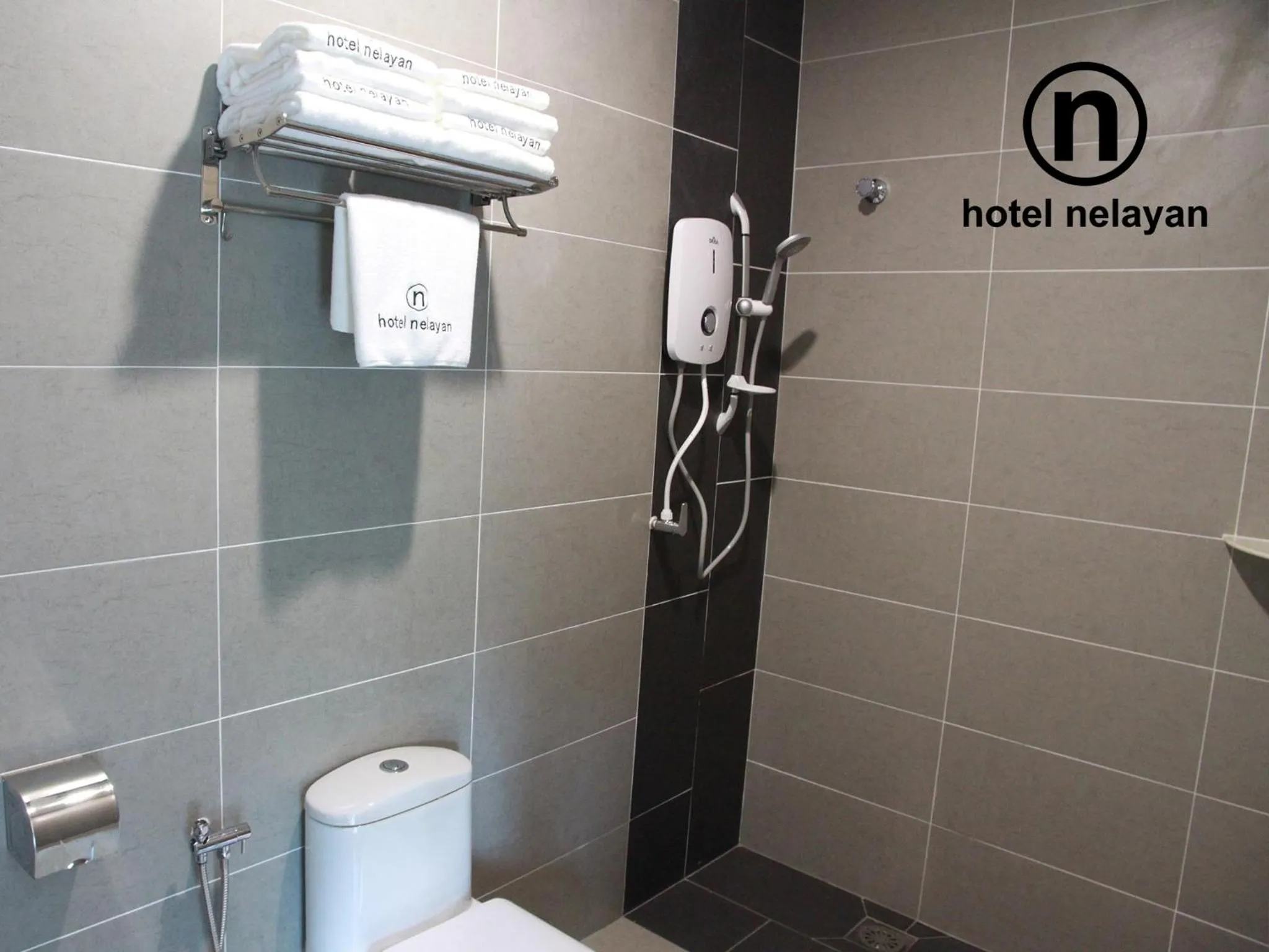 Deluxe King Room in Hotel Nelayan