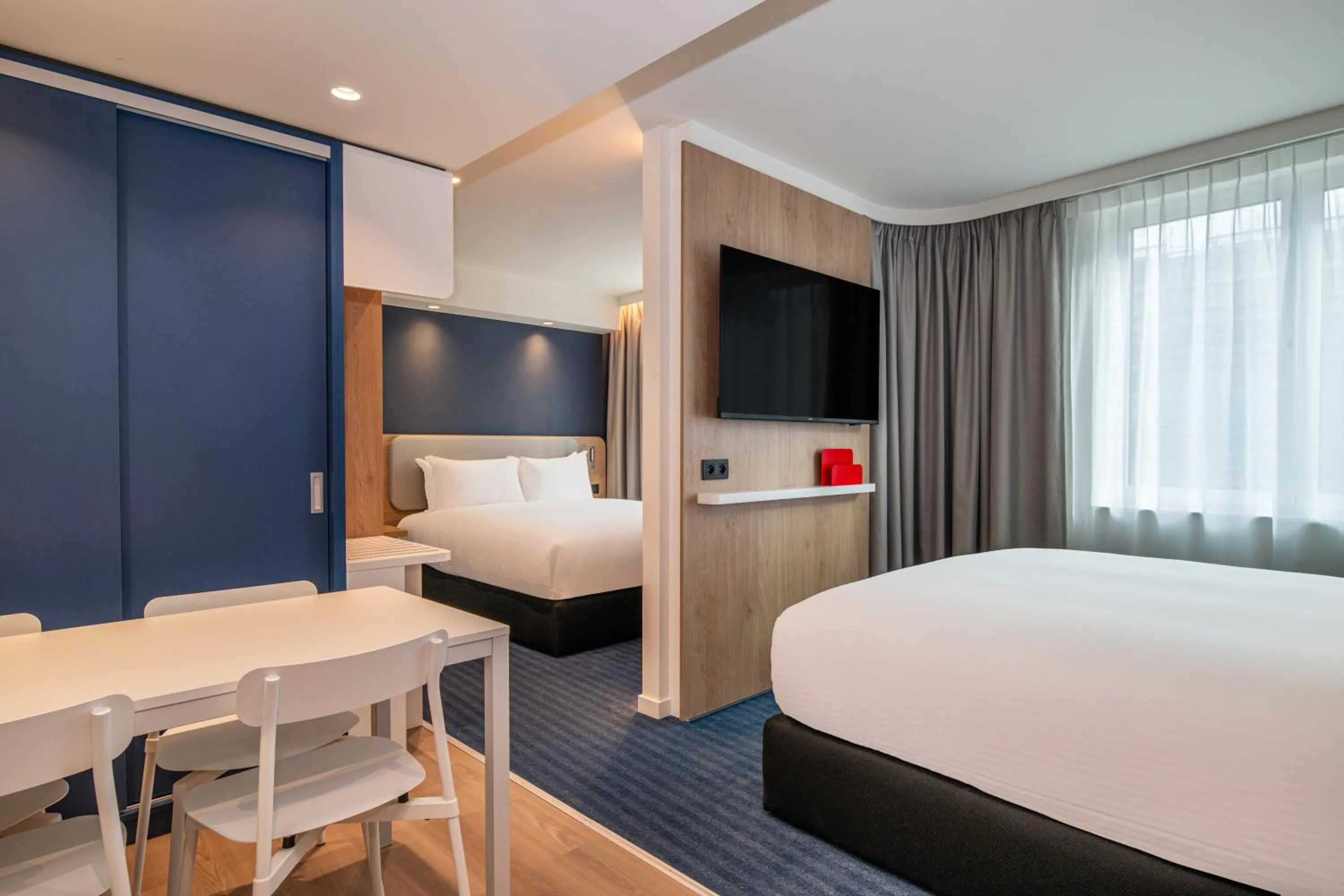 Two-Bedroom Suite in Holiday Inn Express & Suites Ghent, an IHG Hotel